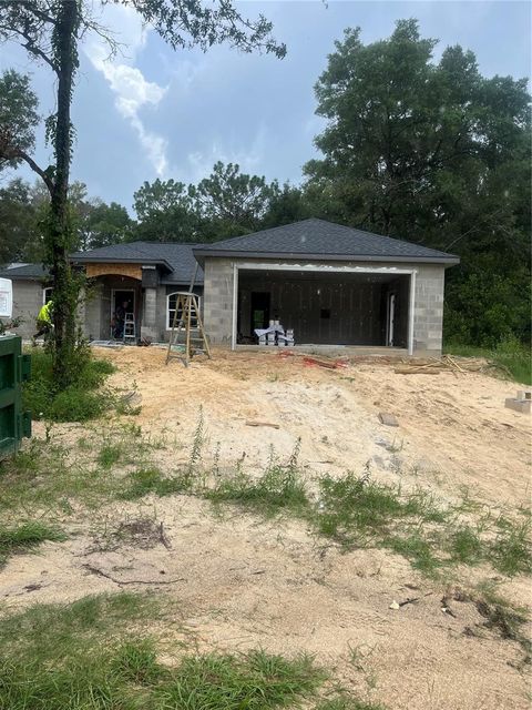 A home in DUNNELLON