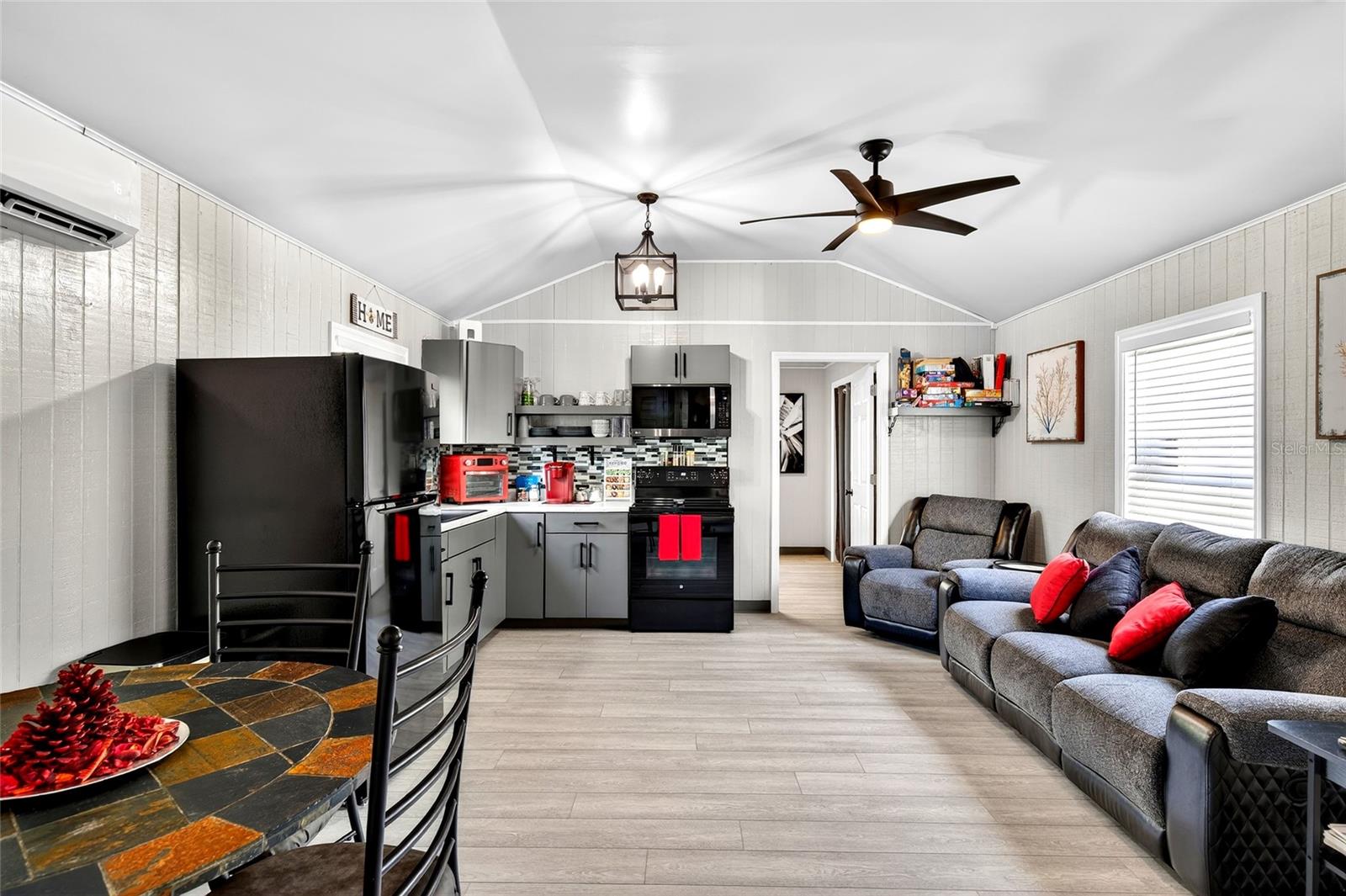 MINI FARMS UNITS 03 & 04 UNREC - Residential