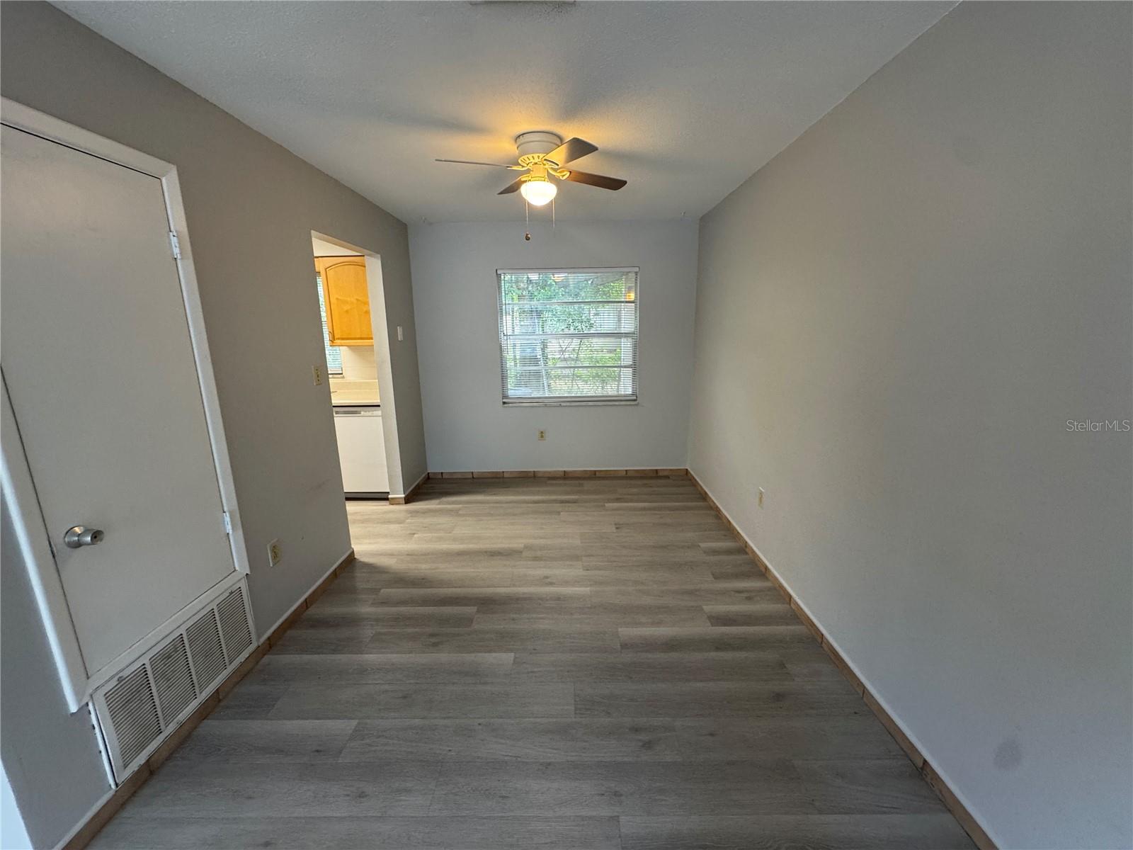 LEESBURG LSBG REALTY COS ADD - Residential Lease