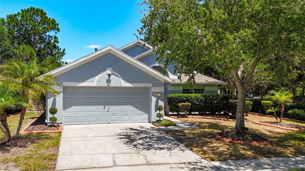 Photo of 6711 Somerset Garden Way, Apollo Beach, FL 33572 (MLS # TB8503371)
