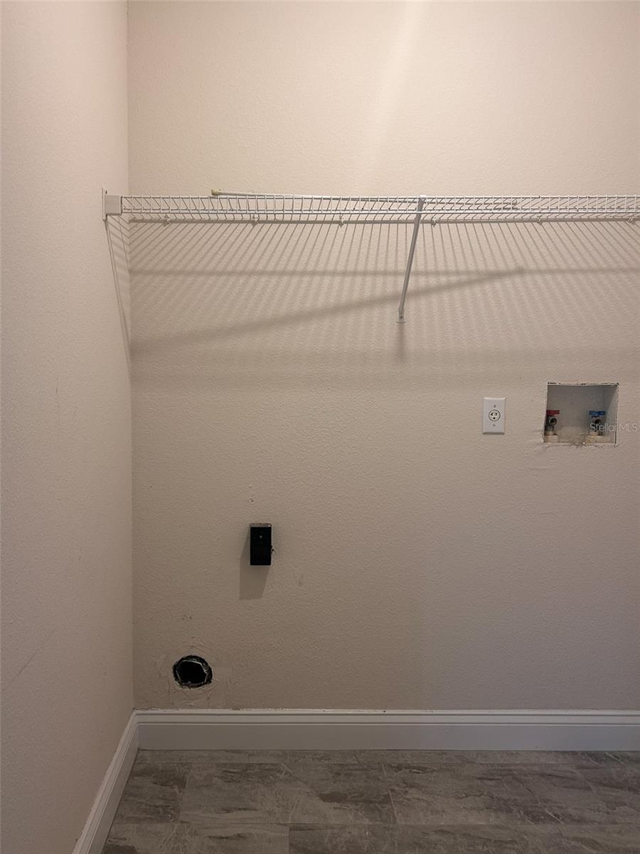 ISLAND POINTE SUB - Residential Lease