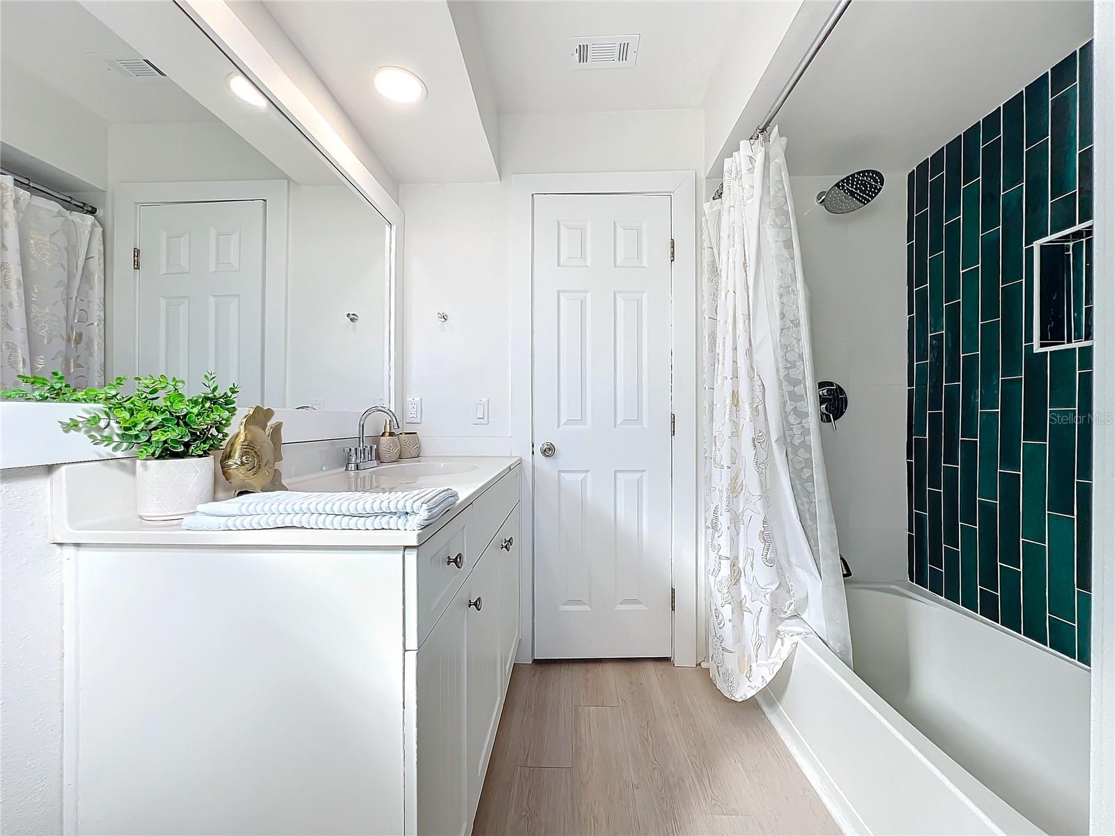 WOODPINE LAKE - Residential