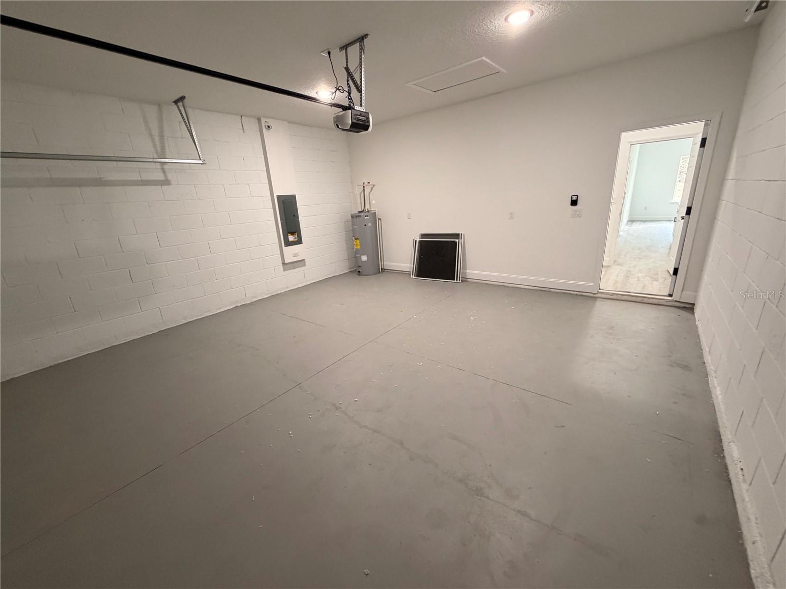 MARION OAKS UN 04 - Residential Lease