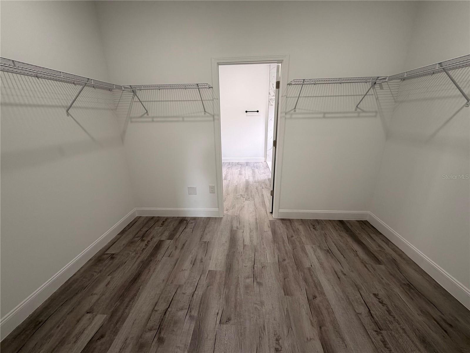 MARION OAKS UN 04 - Residential Lease