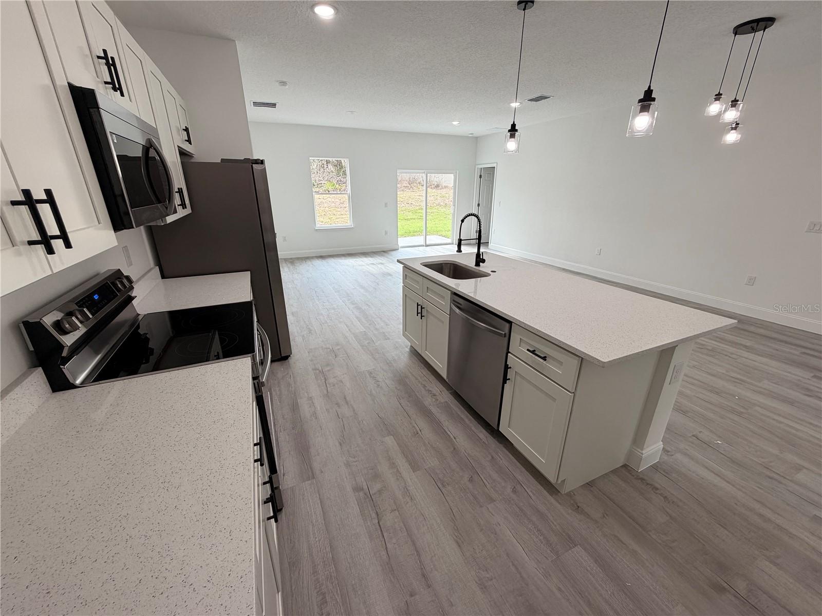 MARION OAKS UN 04 - Residential Lease