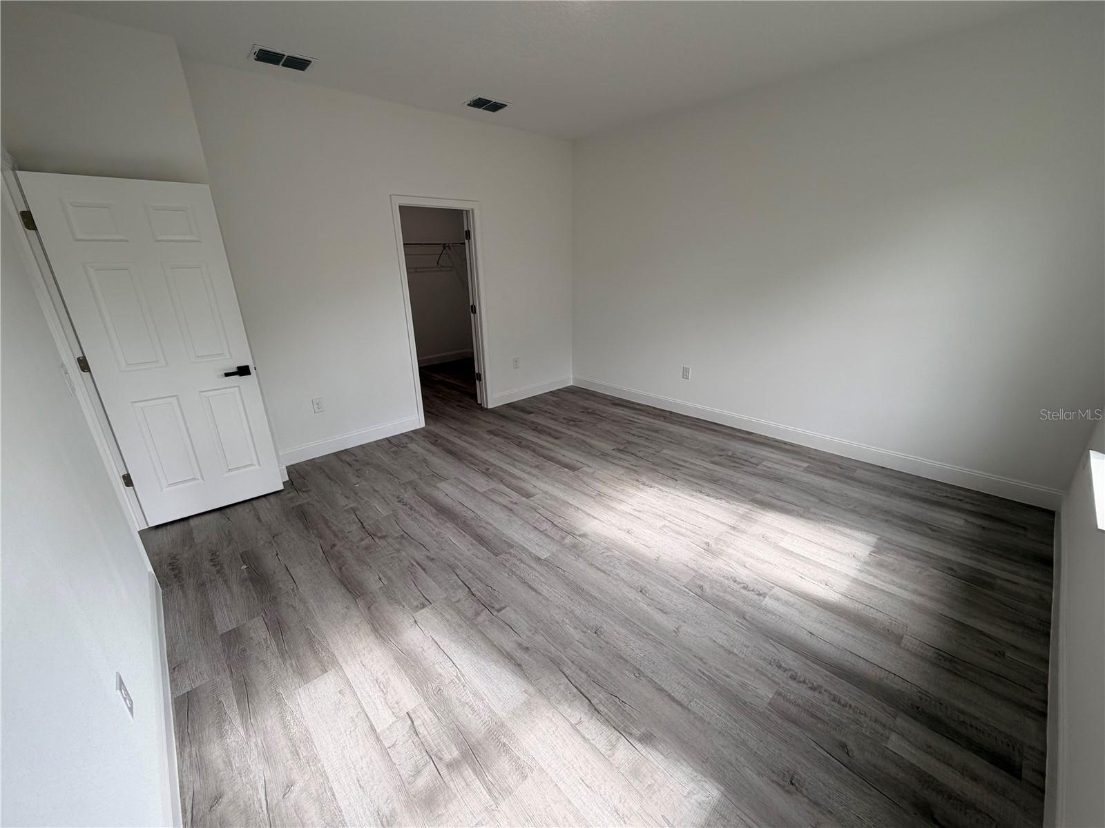 MARION OAKS UN 04 - Residential Lease