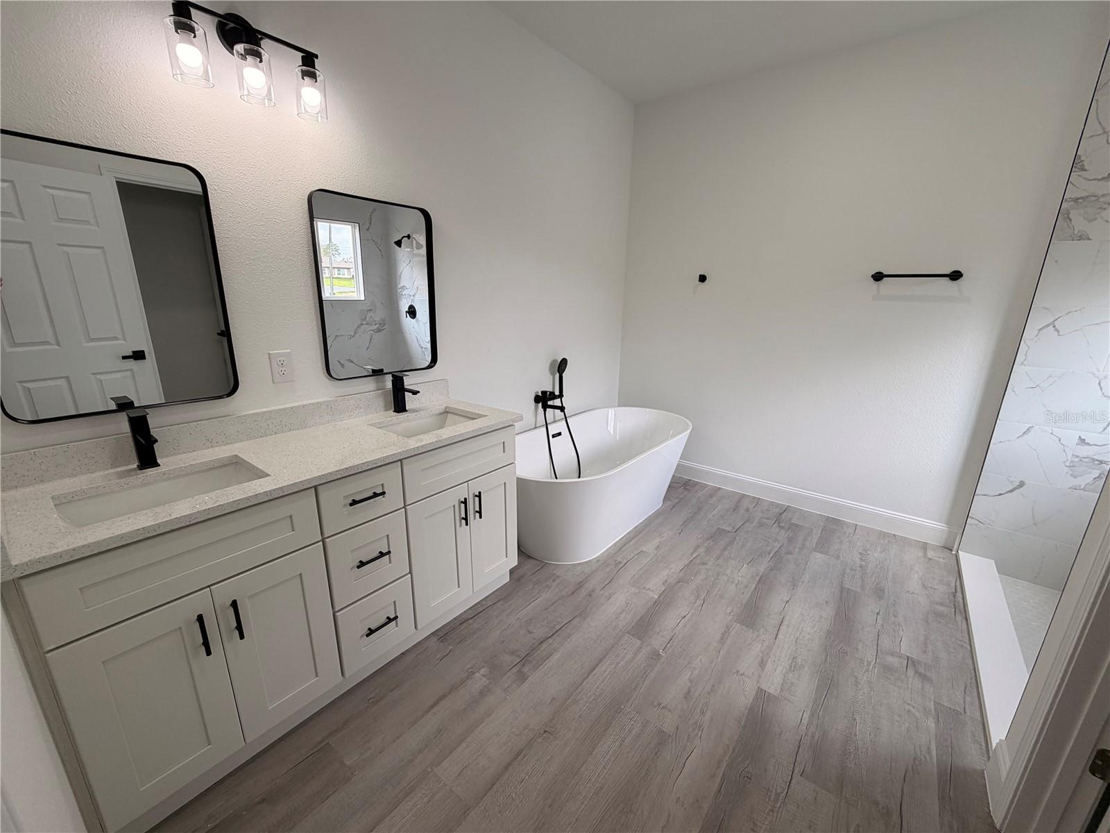 MARION OAKS UN 04 - Residential Lease