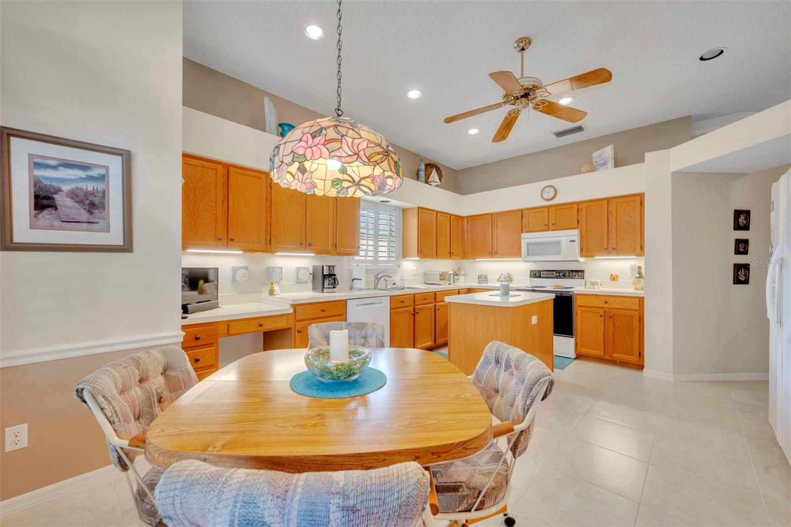 LAKES OF ALOMA - Residential