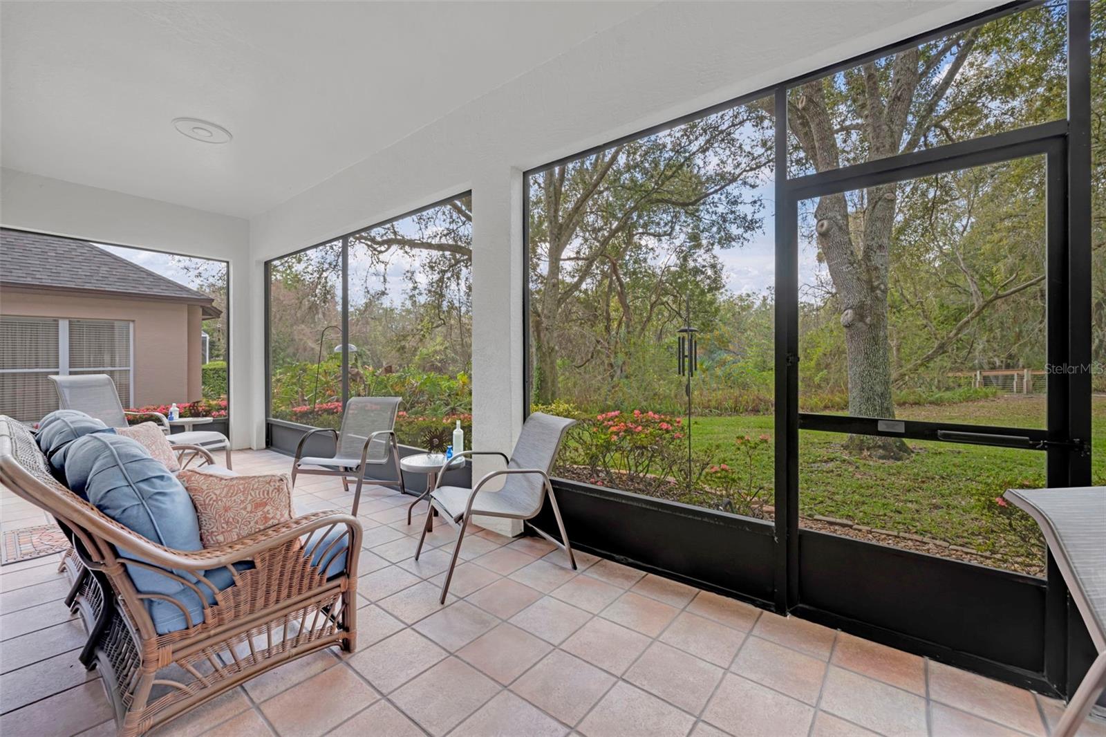 LAKES OF ALOMA - Residential