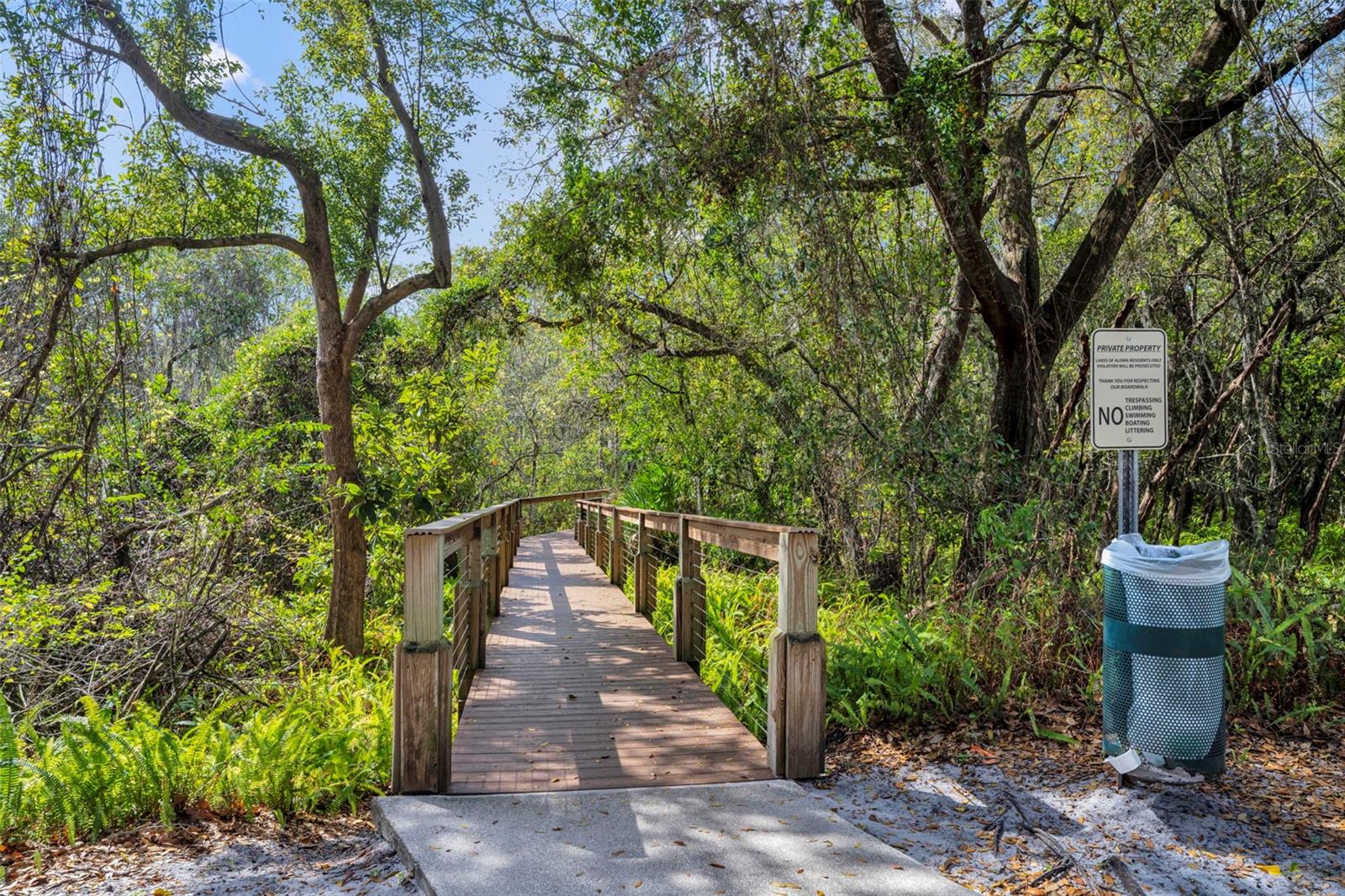 LAKES OF ALOMA - Residential