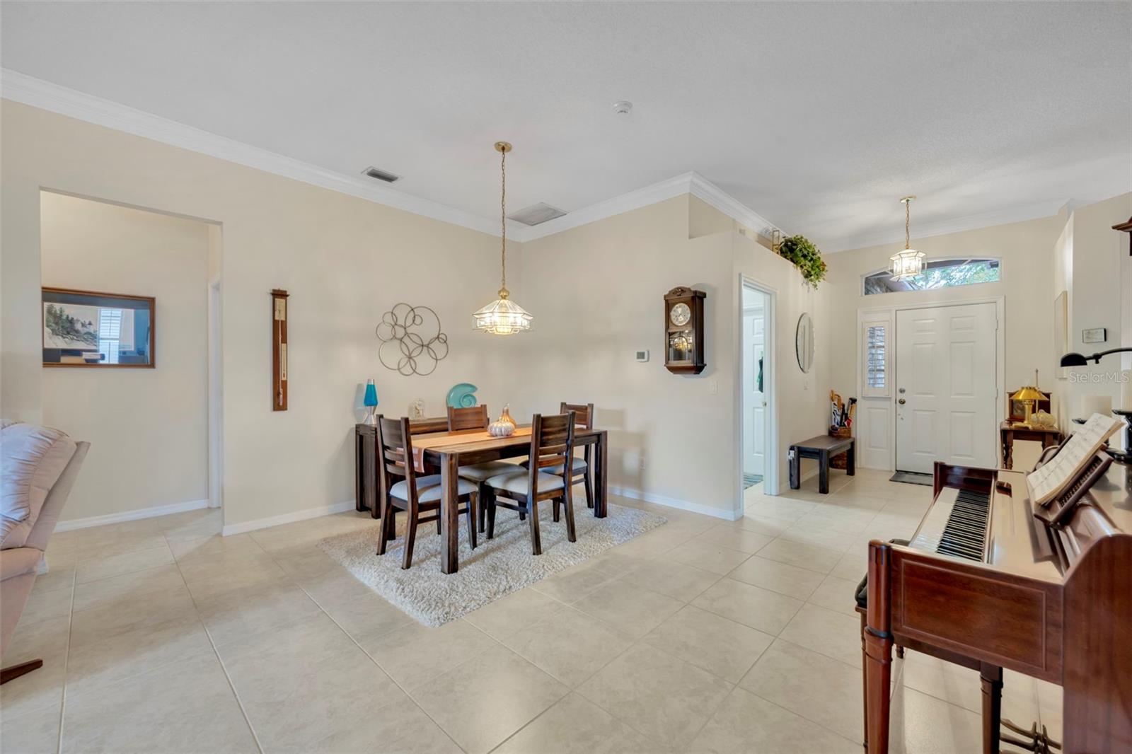 LAKES OF ALOMA - Residential