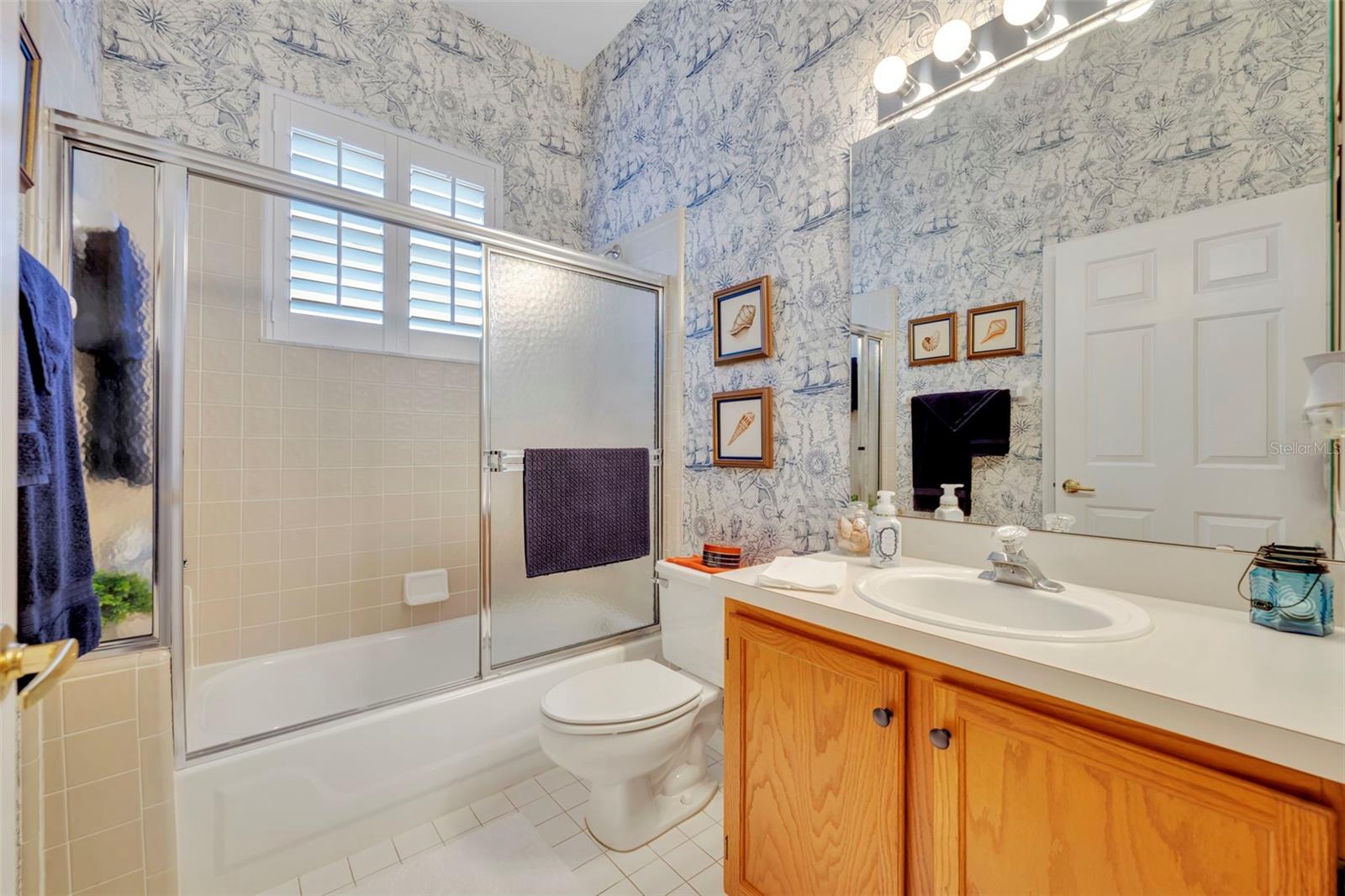 LAKES OF ALOMA - Residential