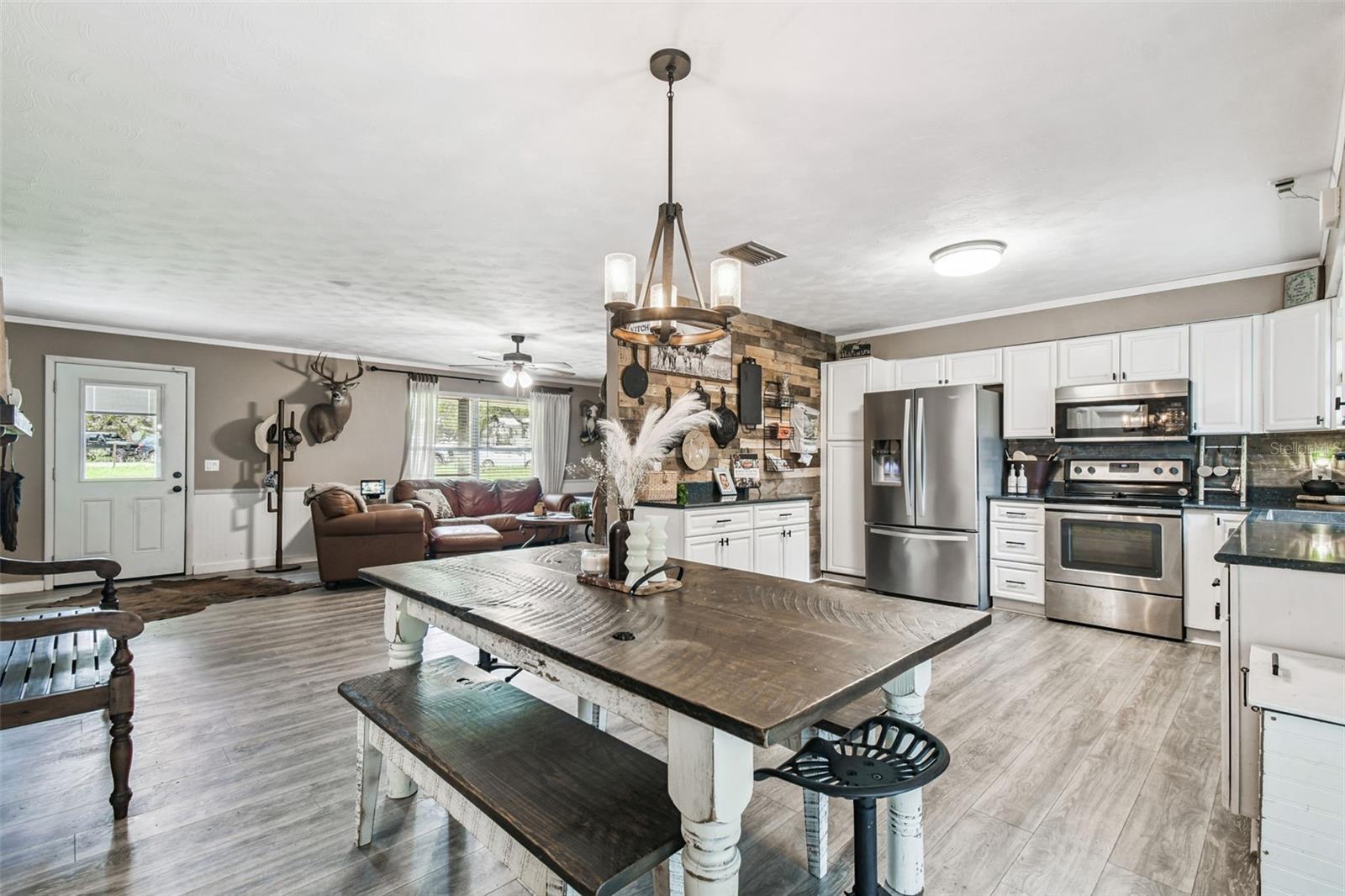 CROOM A COOCHEE ESTATES - Residential