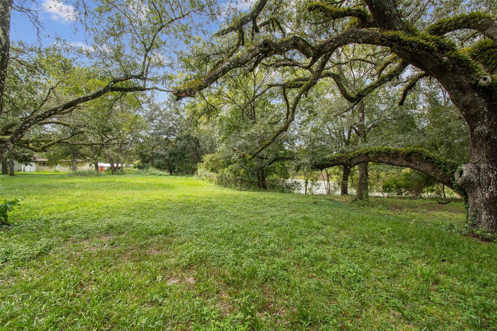 CROOM A COOCHEE ESTATES - Residential