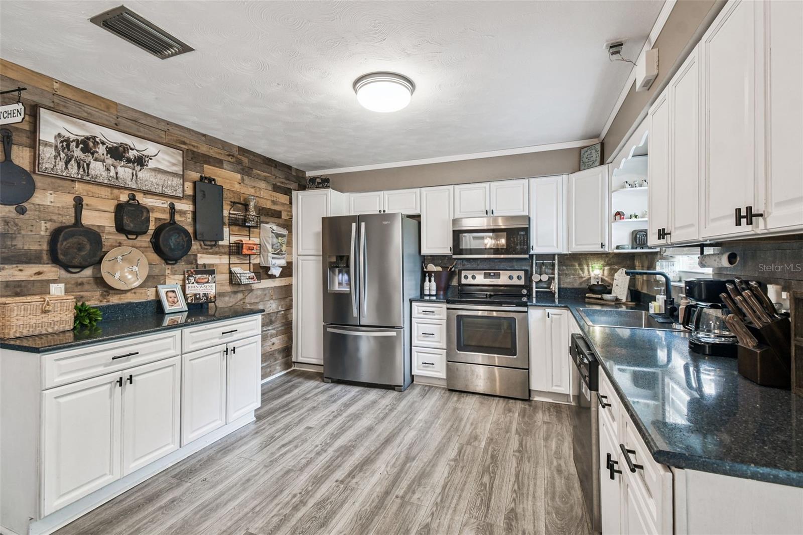 CROOM A COOCHEE ESTATES - Residential