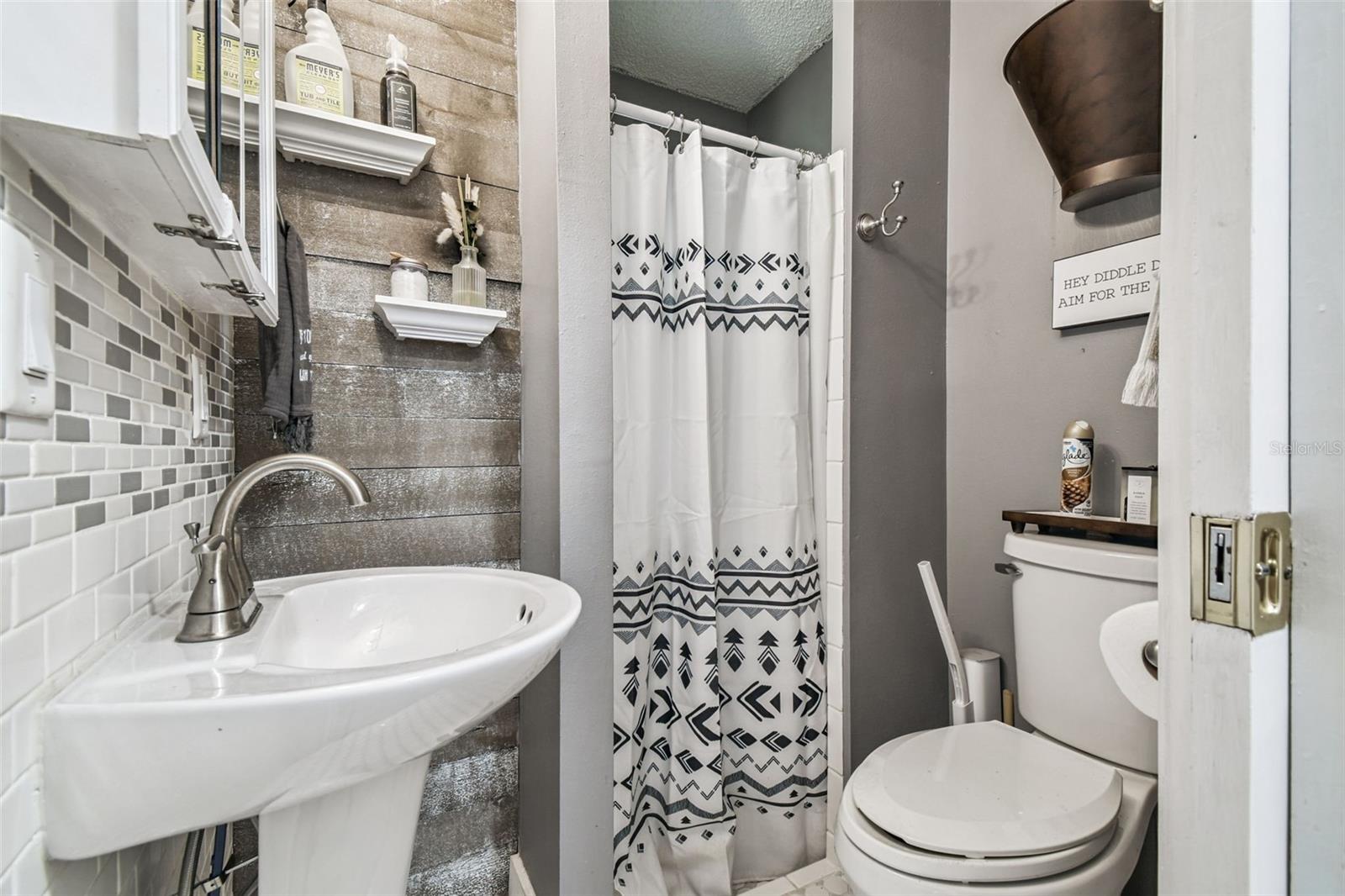 CROOM A COOCHEE ESTATES - Residential