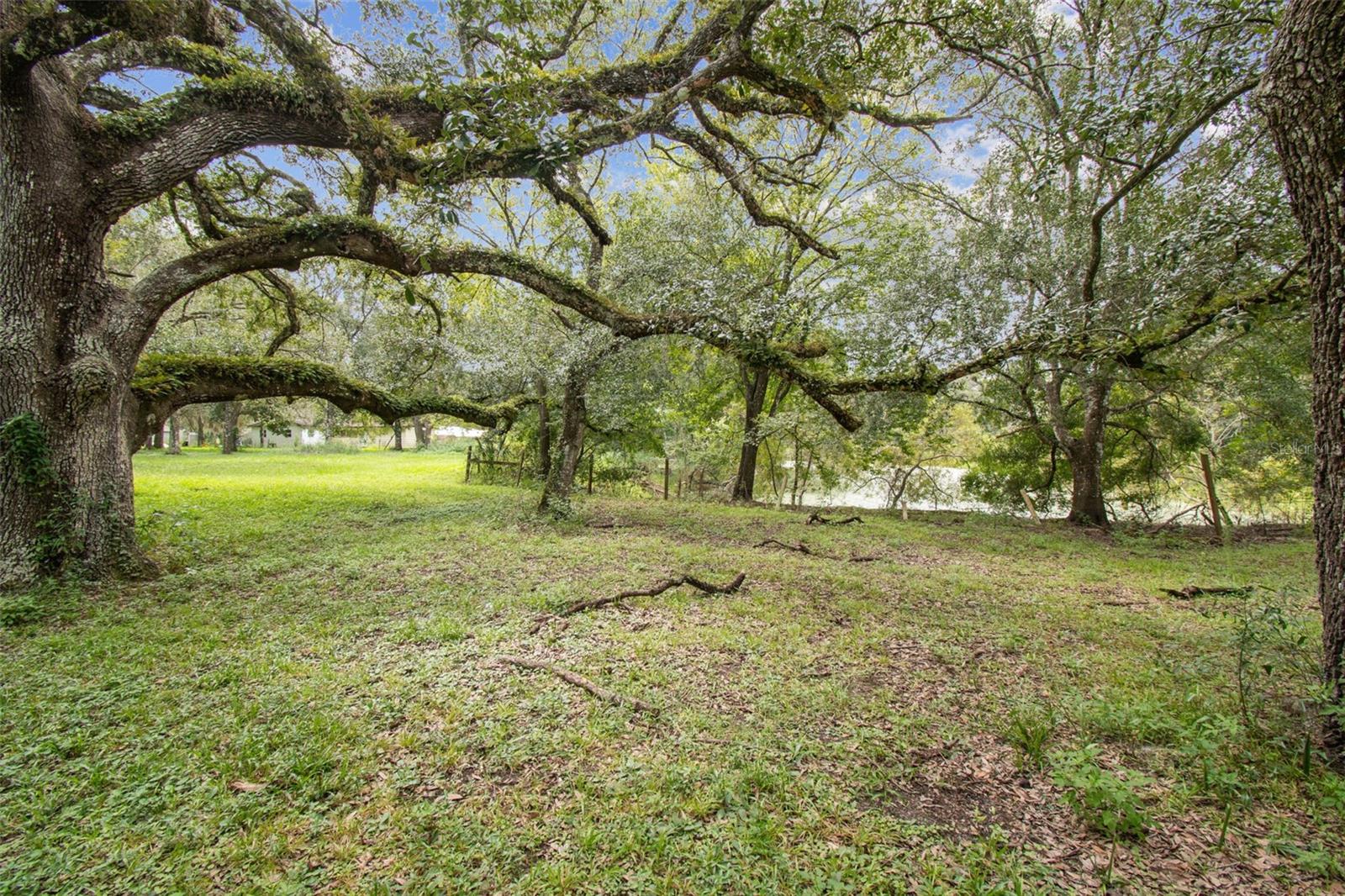 CROOM A COOCHEE ESTATES - Residential