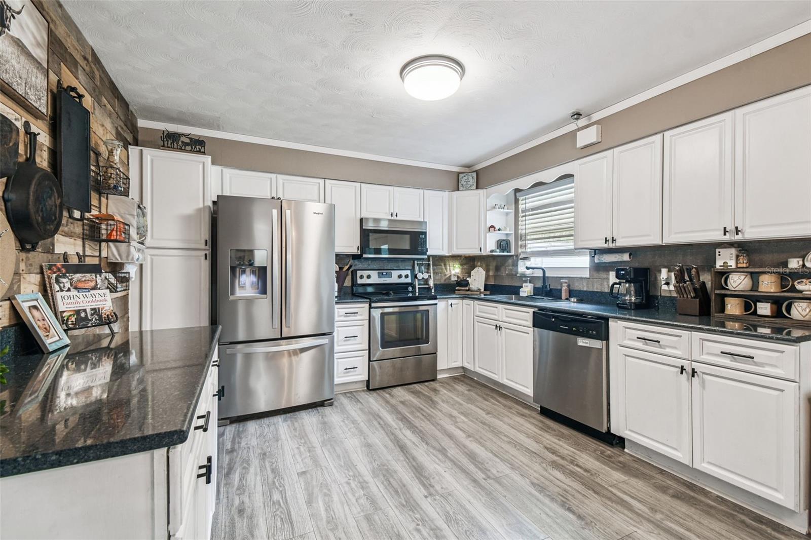 CROOM A COOCHEE ESTATES - Residential