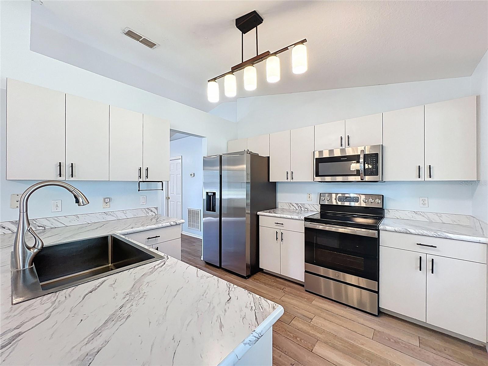 WEST HIGHLANDS - Residential