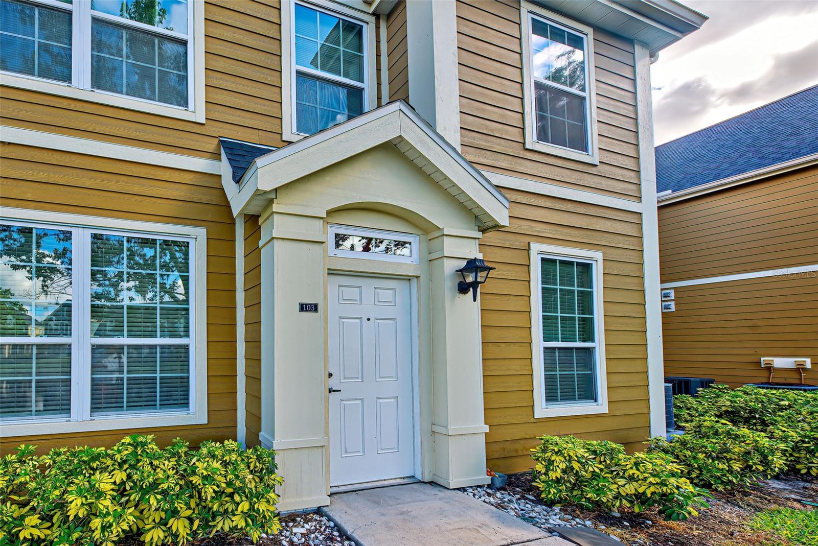 ADMIRALS WALK - Residential Lease