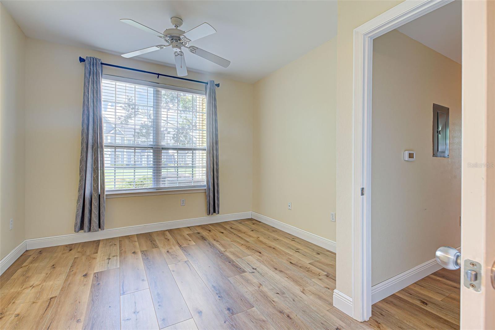 ADMIRALS WALK - Residential Lease