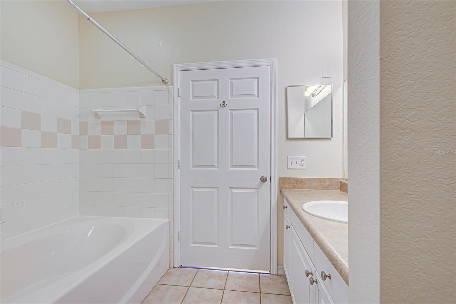 ADMIRALS WALK - Residential Lease