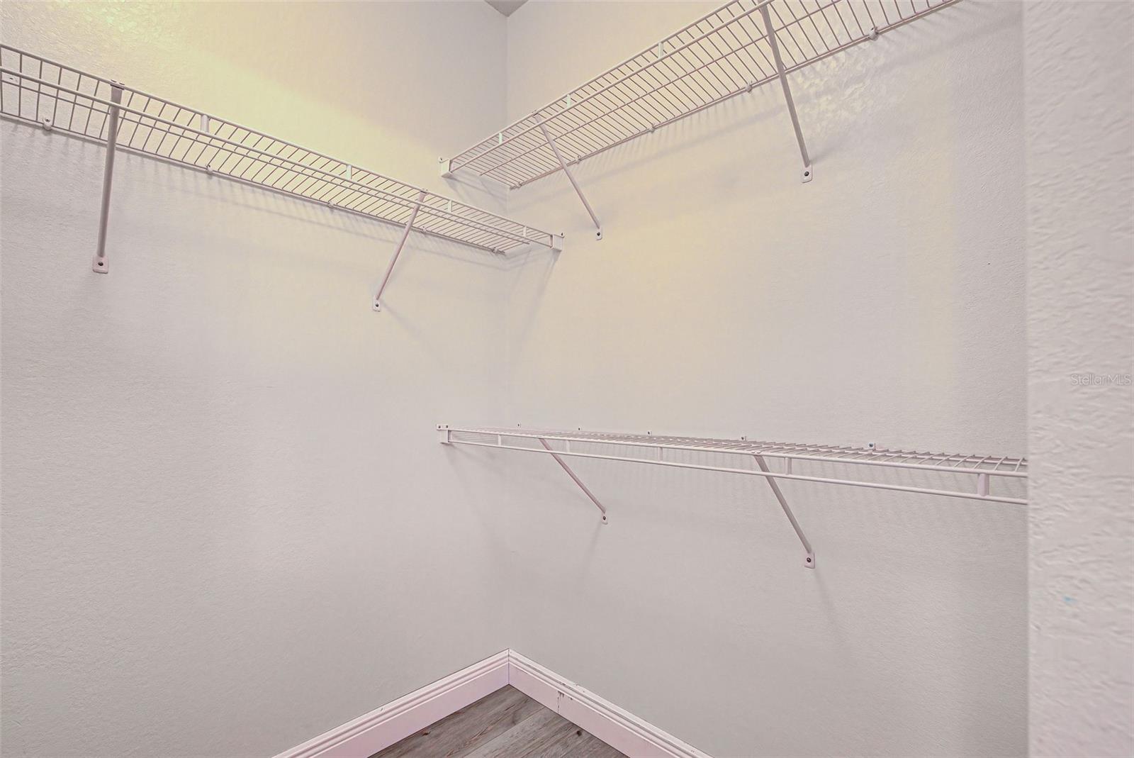 ADMIRALS WALK - Residential Lease