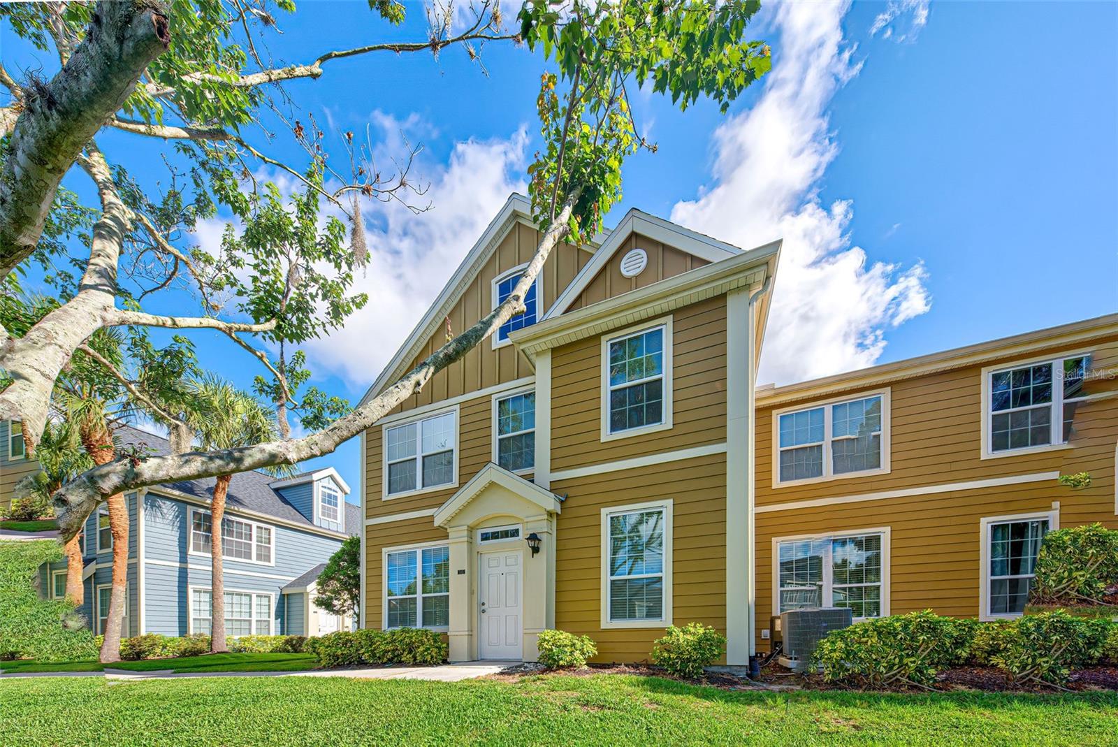 ADMIRALS WALK - Residential Lease