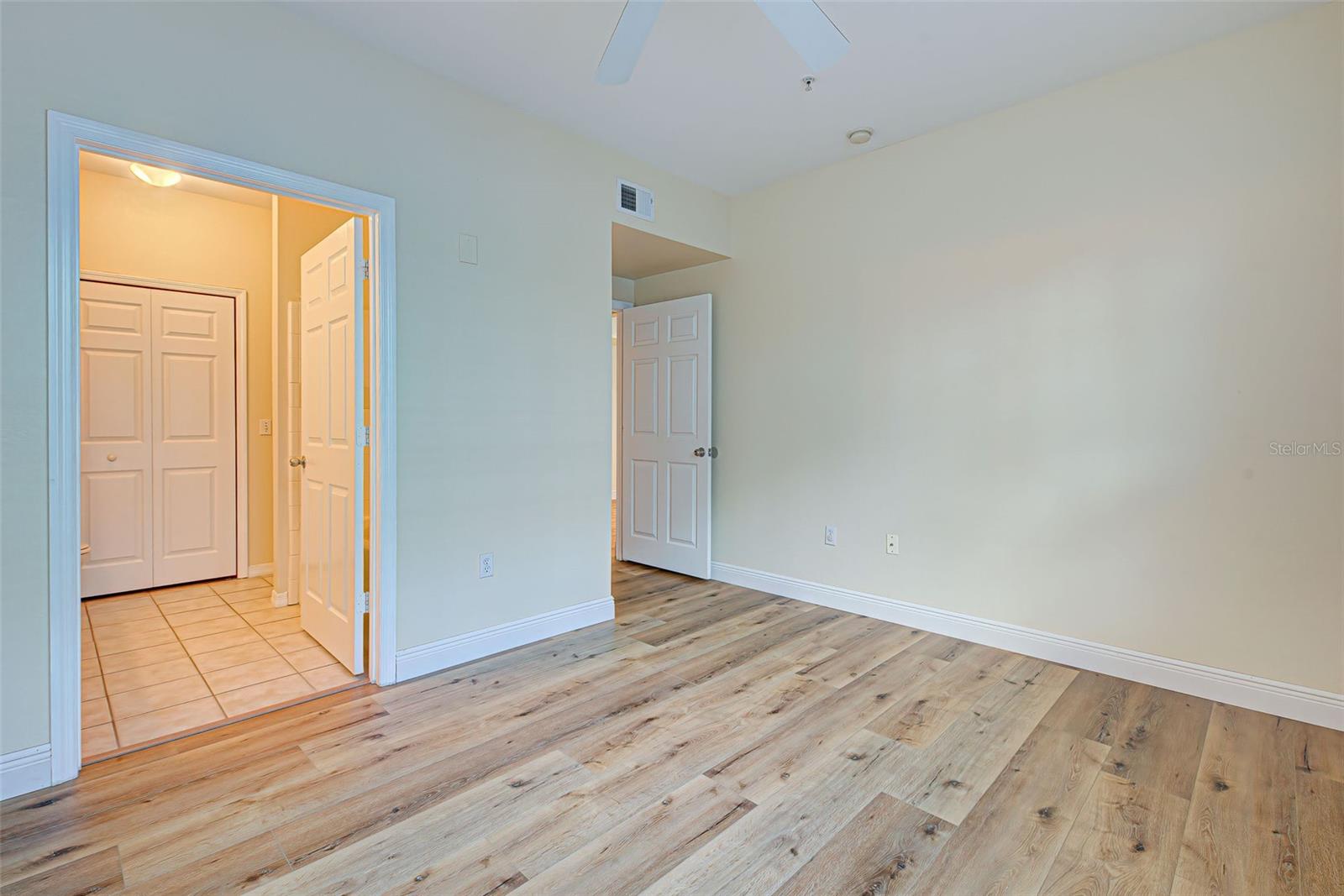 ADMIRALS WALK - Residential Lease