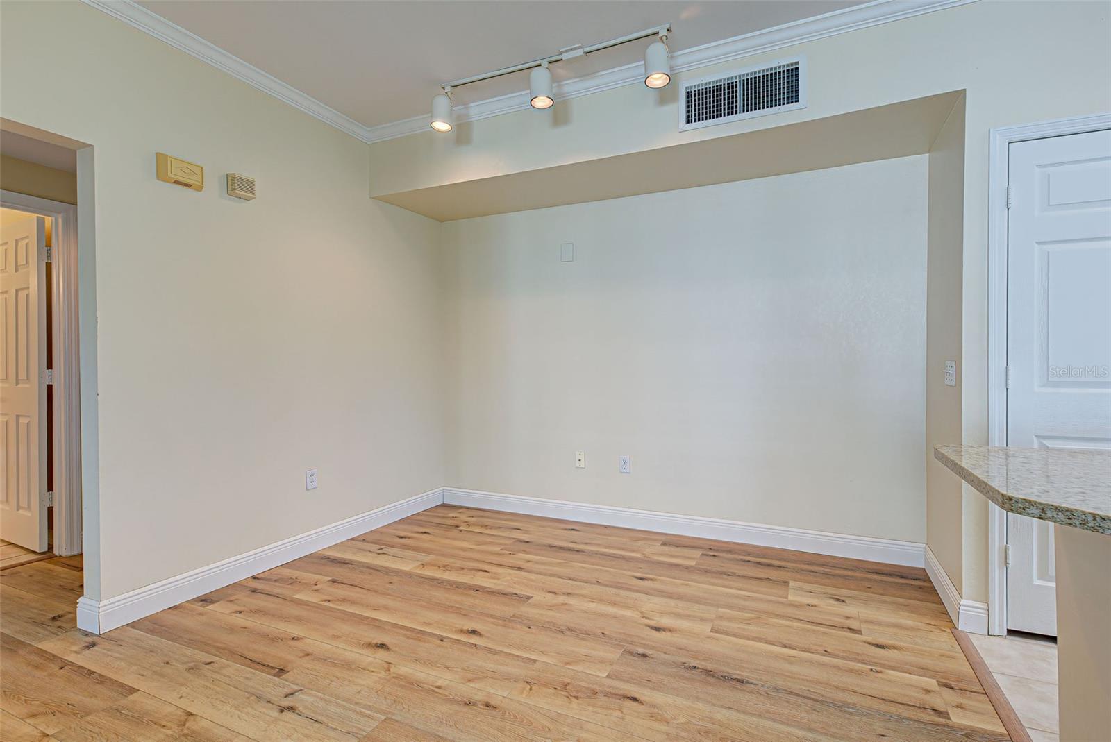 ADMIRALS WALK - Residential Lease