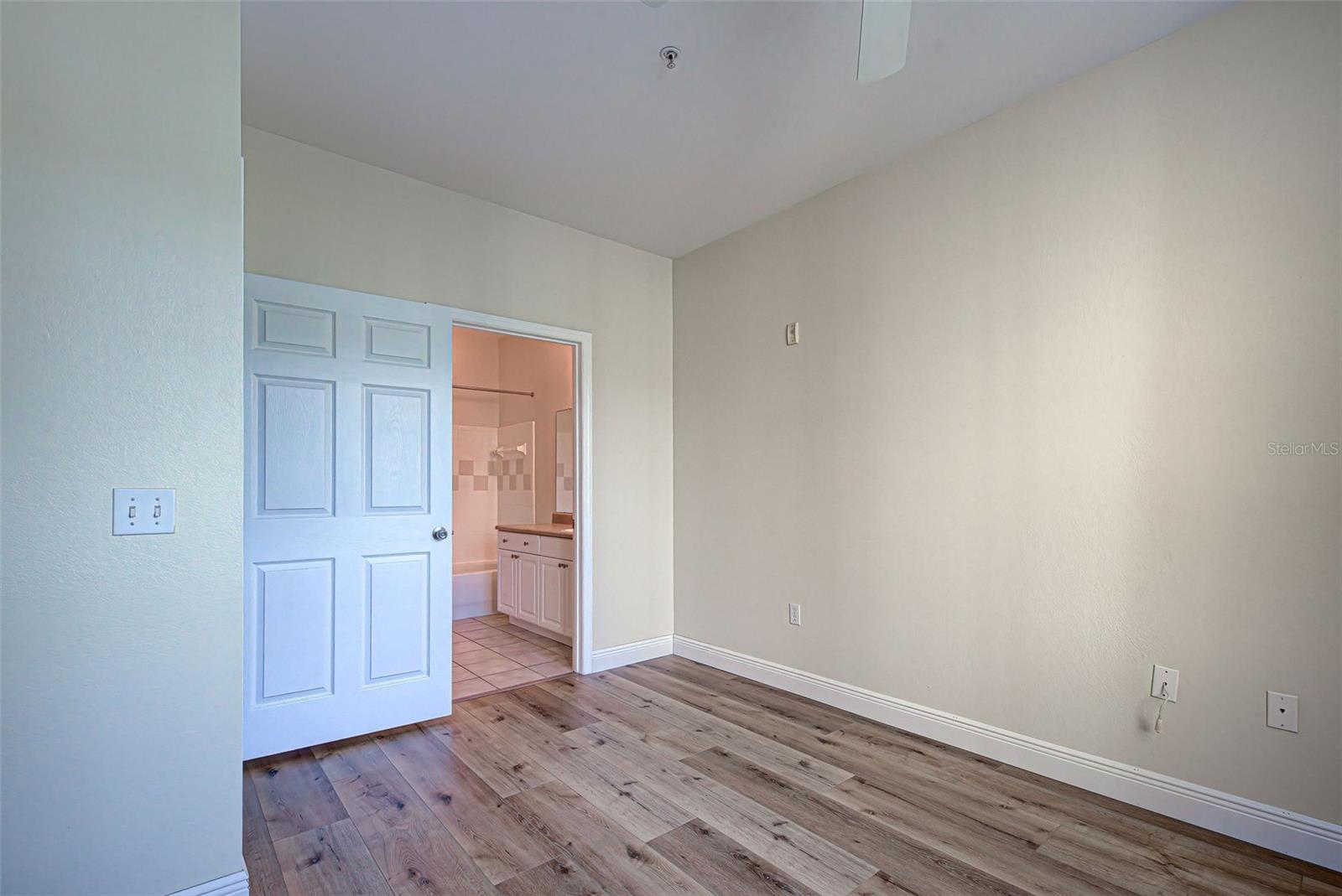 ADMIRALS WALK - Residential Lease