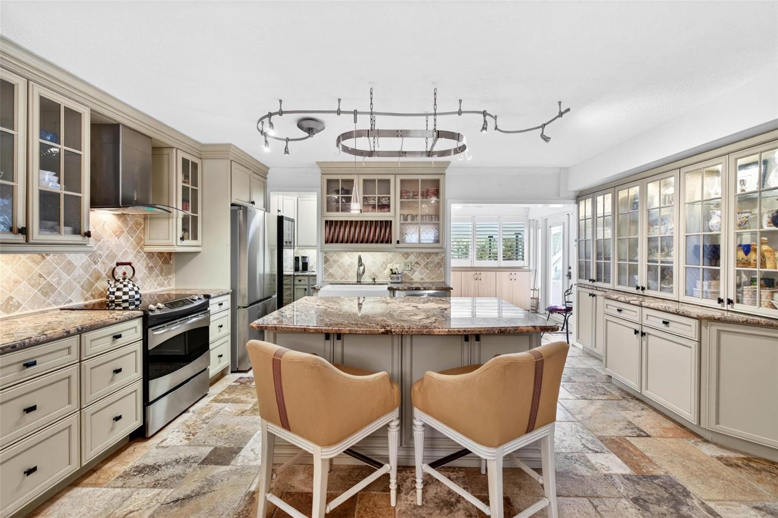 EDEN ISLE CONDO OF ST PETERSBURG - Residential