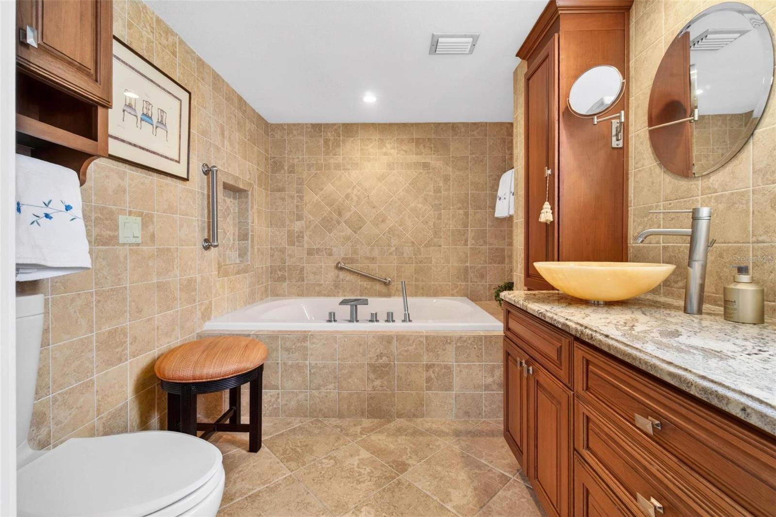 EDEN ISLE CONDO OF ST PETERSBURG - Residential