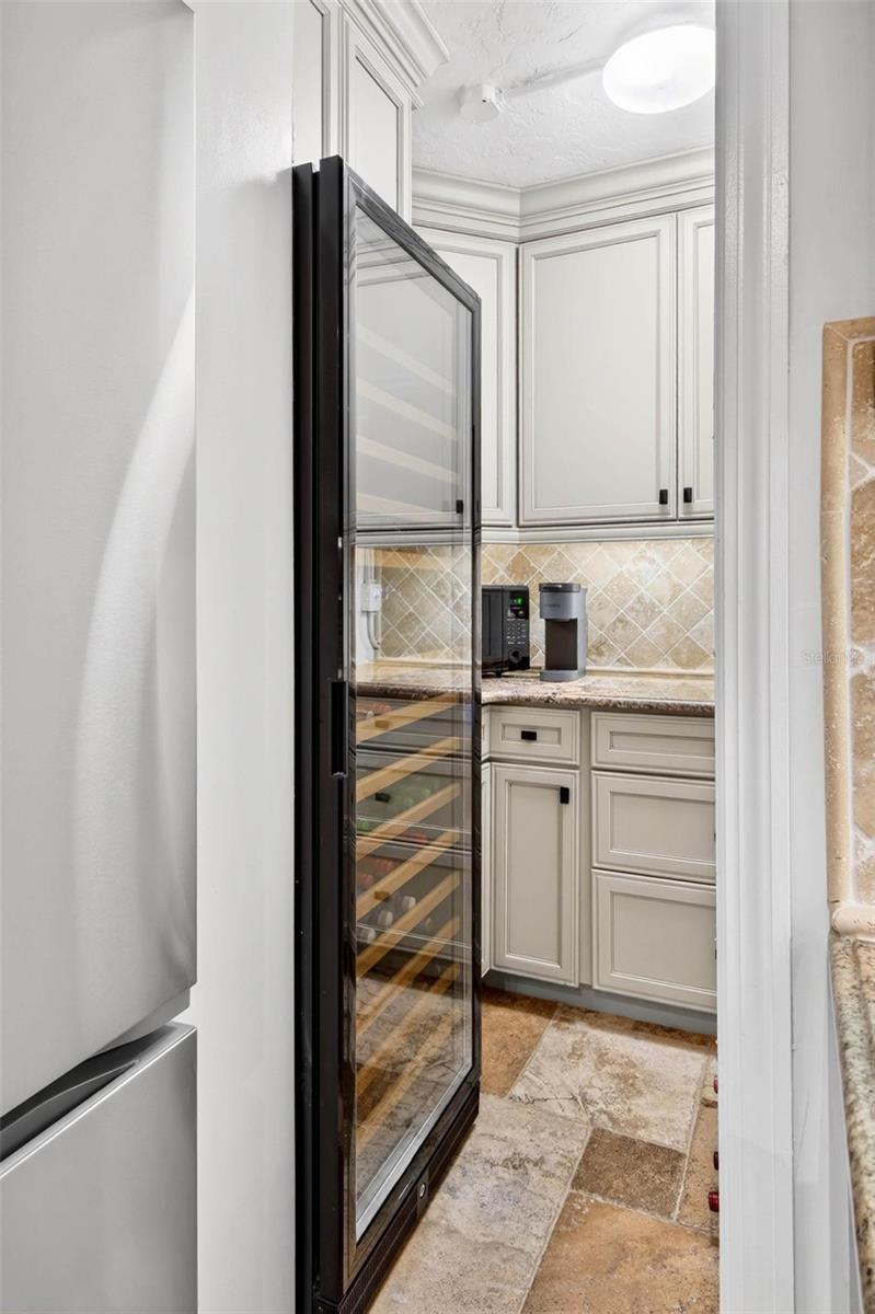 EDEN ISLE CONDO OF ST PETERSBURG - Residential