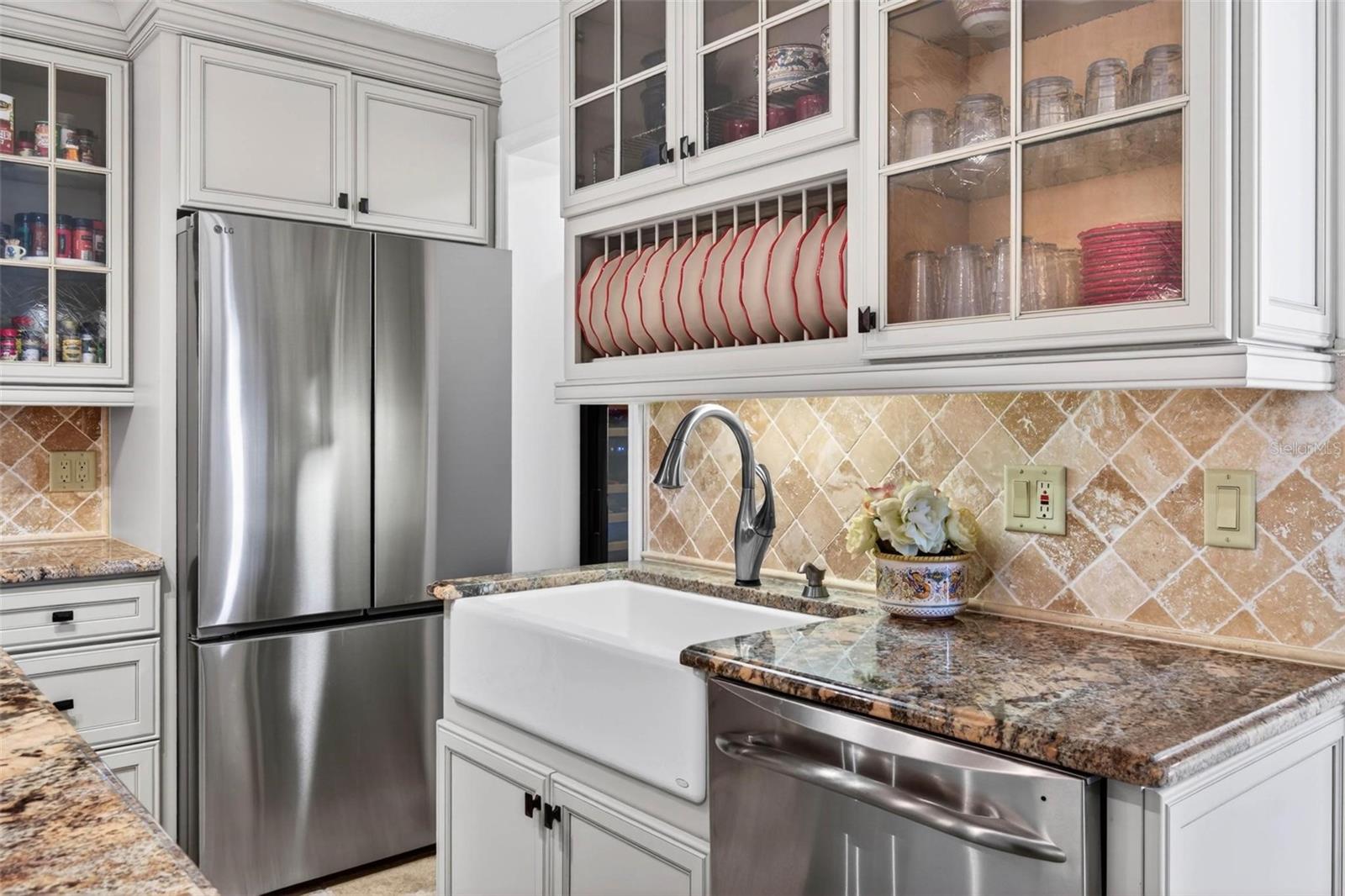 EDEN ISLE CONDO OF ST PETERSBURG - Residential