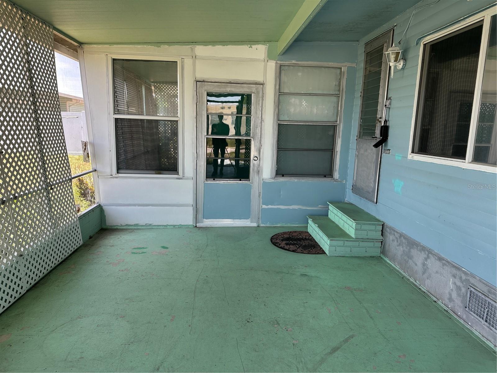 2025 SHADY COVE DRIVE