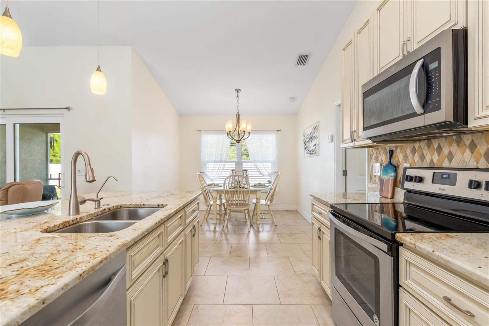 4352 ADELAIDE AVENUE