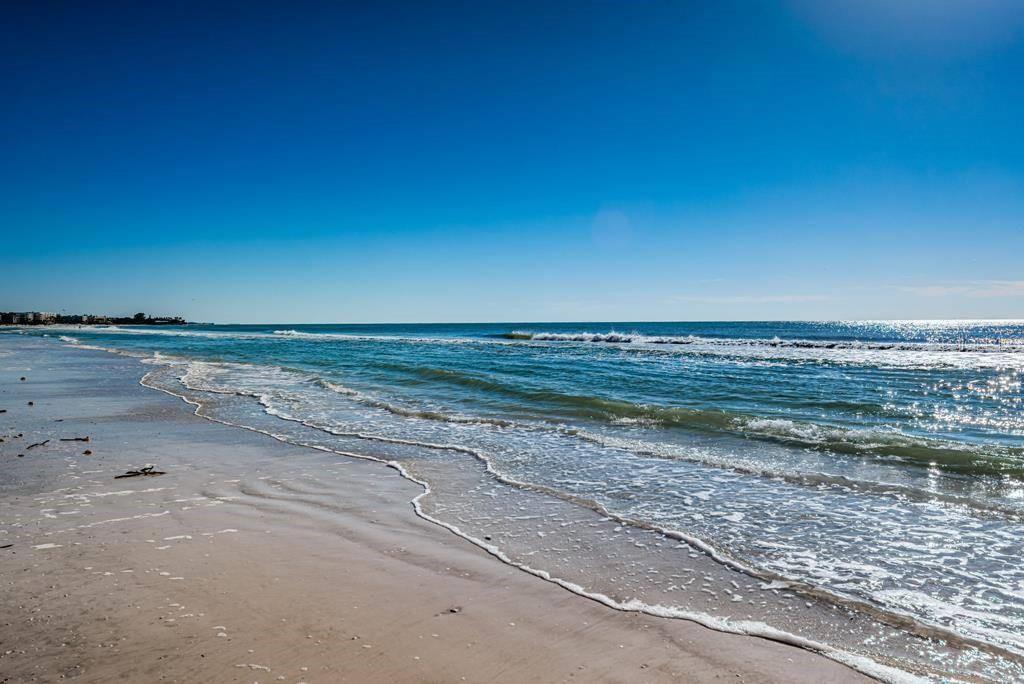 CASA BLANCA VILLAS - Residential