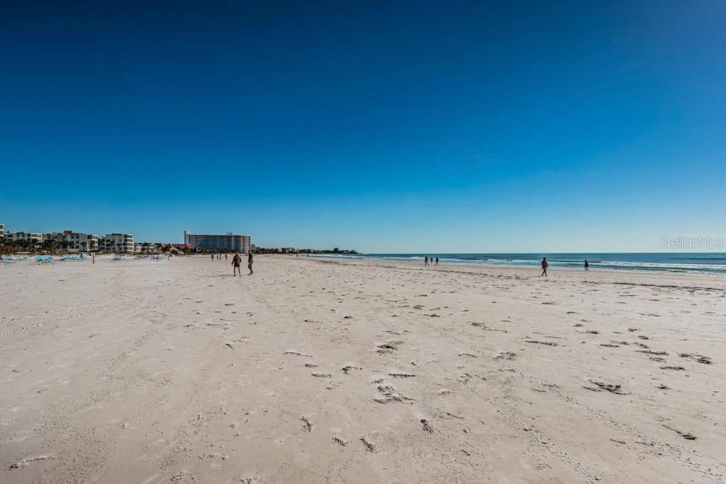 CASA BLANCA VILLAS - Residential