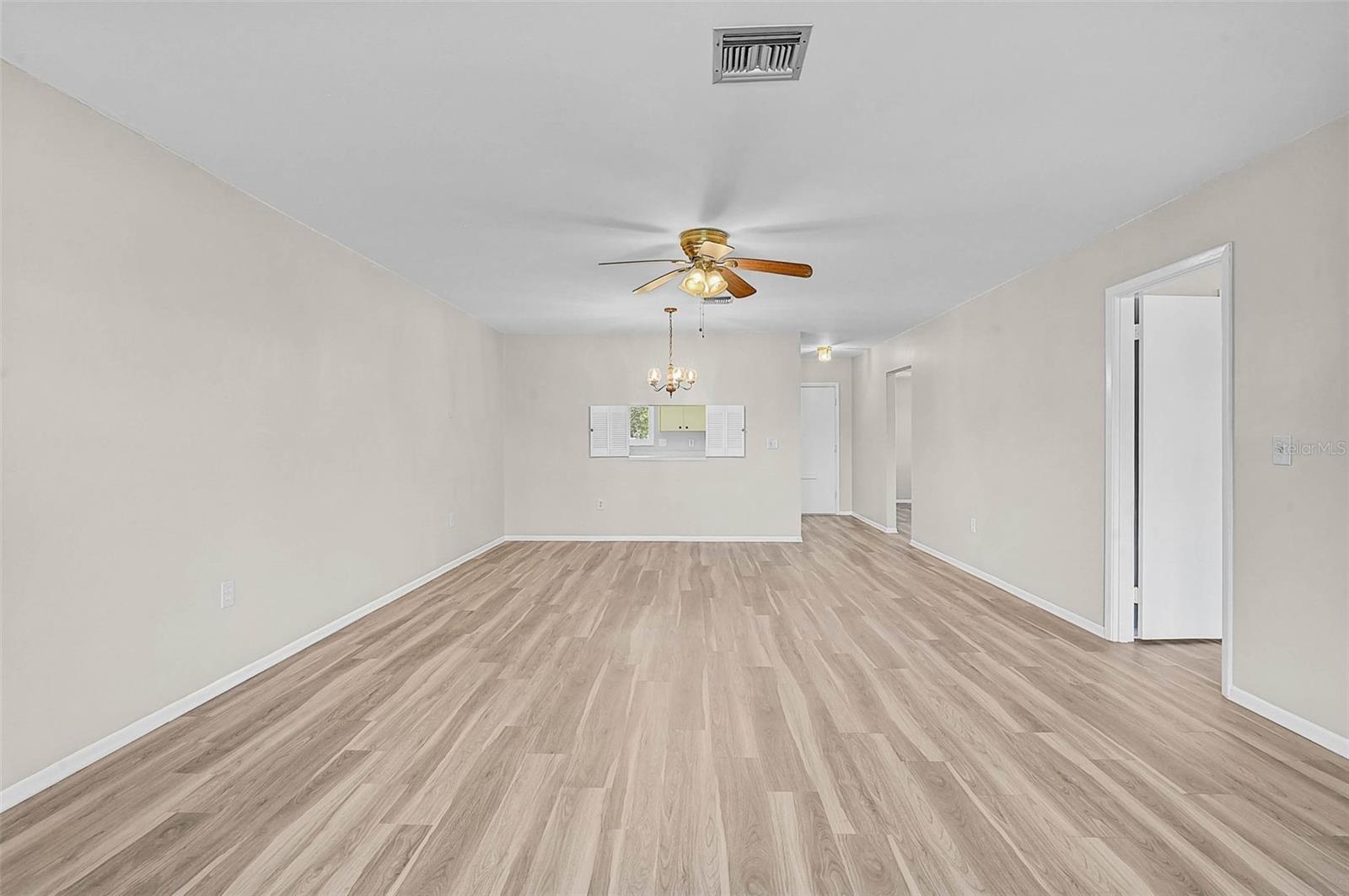 VILLAGE GREEN OF BRADENTON SEC 3 - Residential