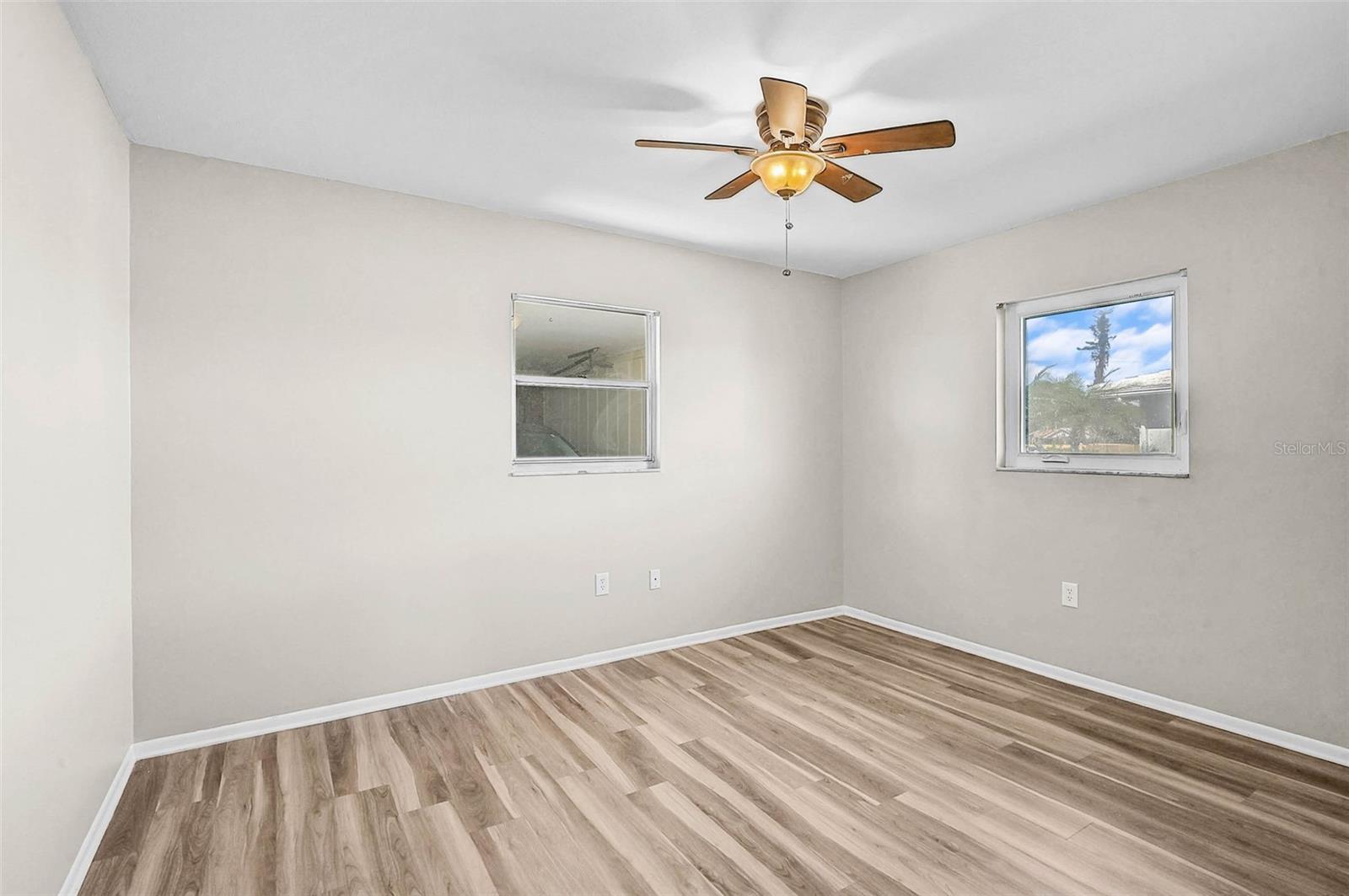 VILLAGE GREEN OF BRADENTON SEC 3 - Residential