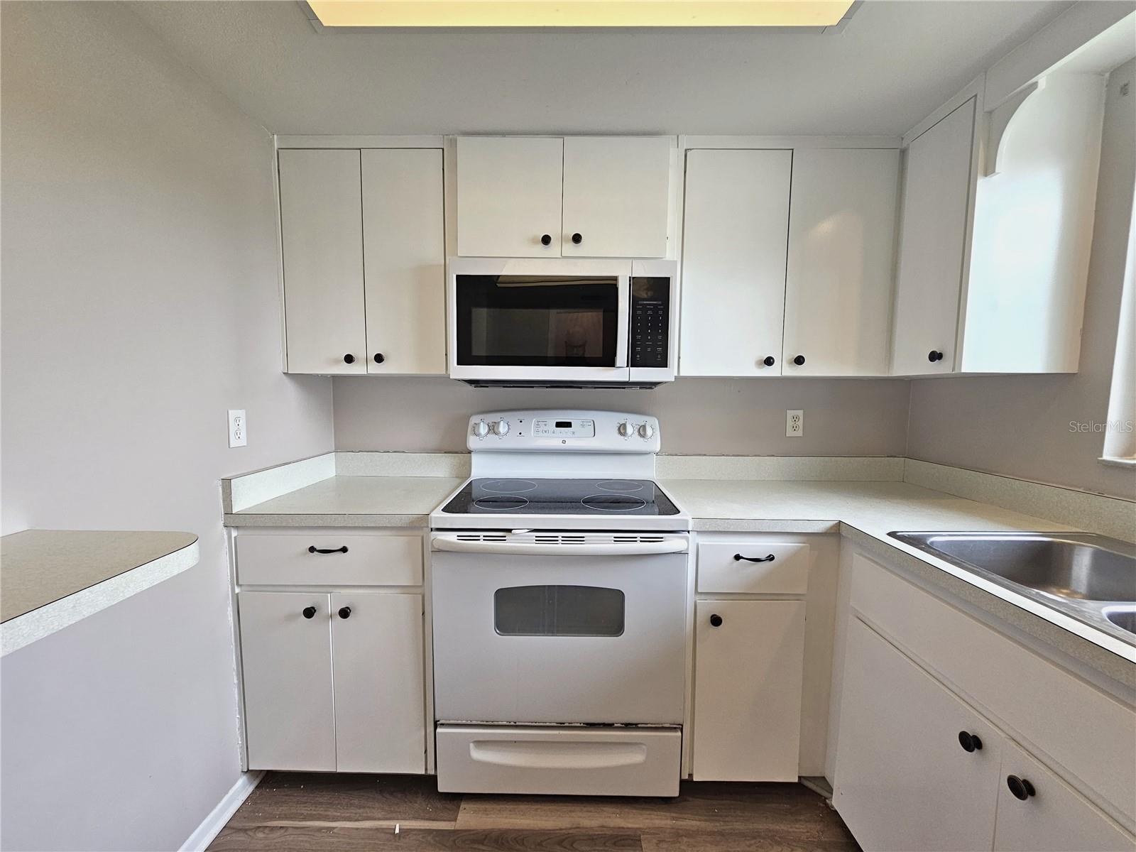 VILLAGE GREEN OF BRADENTON SEC 3 - Residential