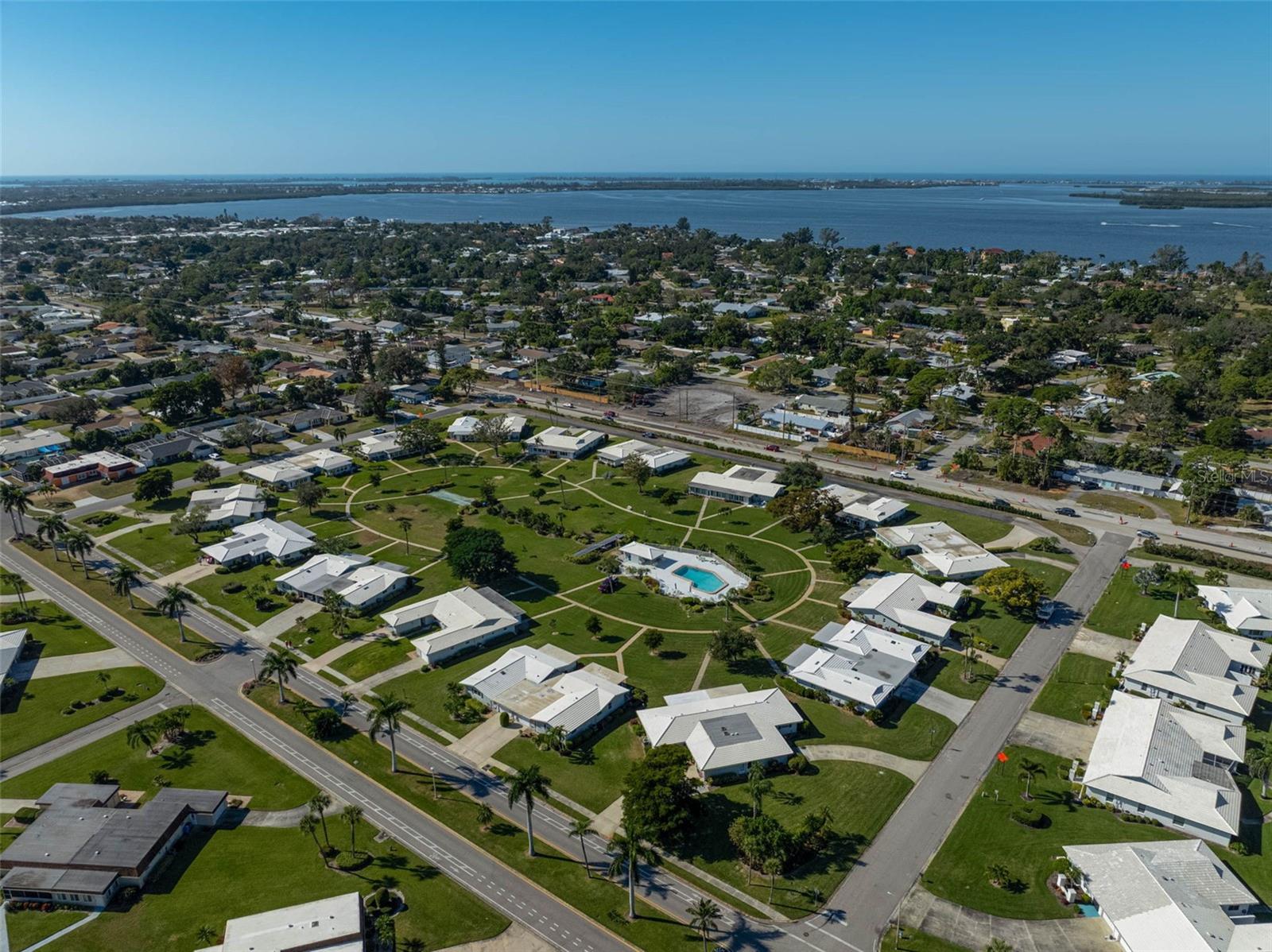 VILLAGE GREEN OF BRADENTON SEC 3 - Residential