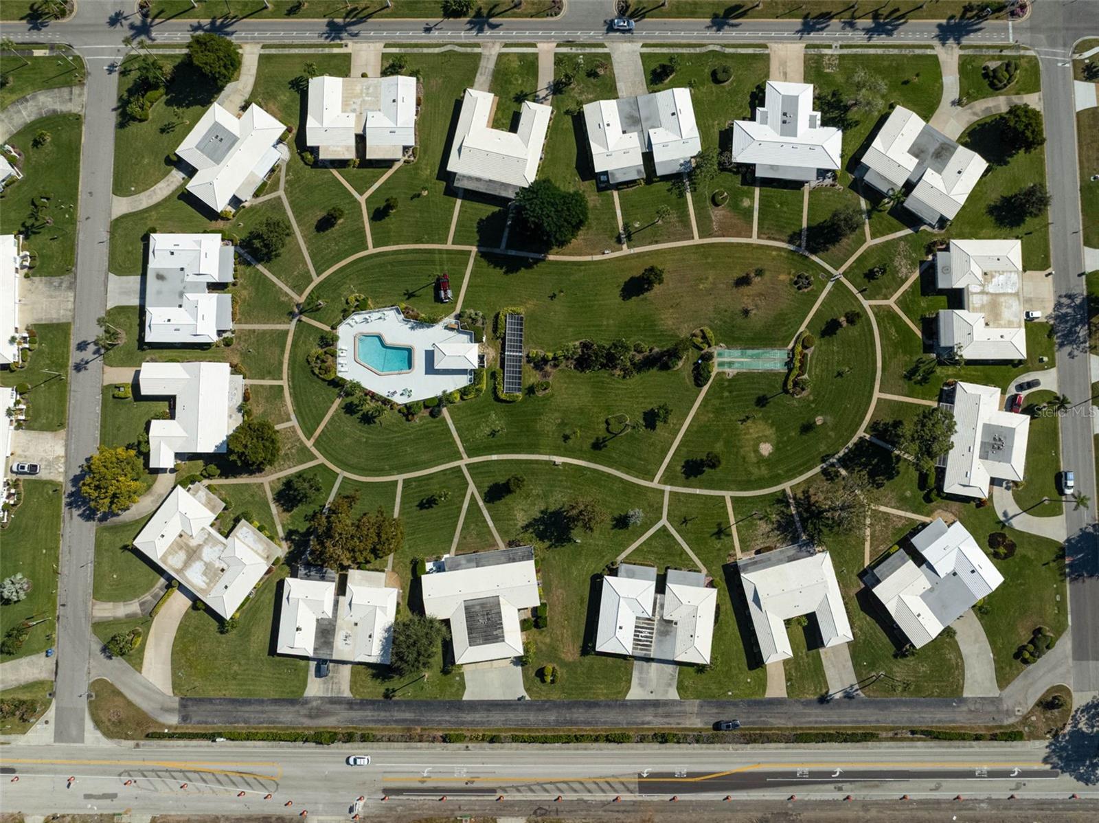 VILLAGE GREEN OF BRADENTON SEC 3 - Residential