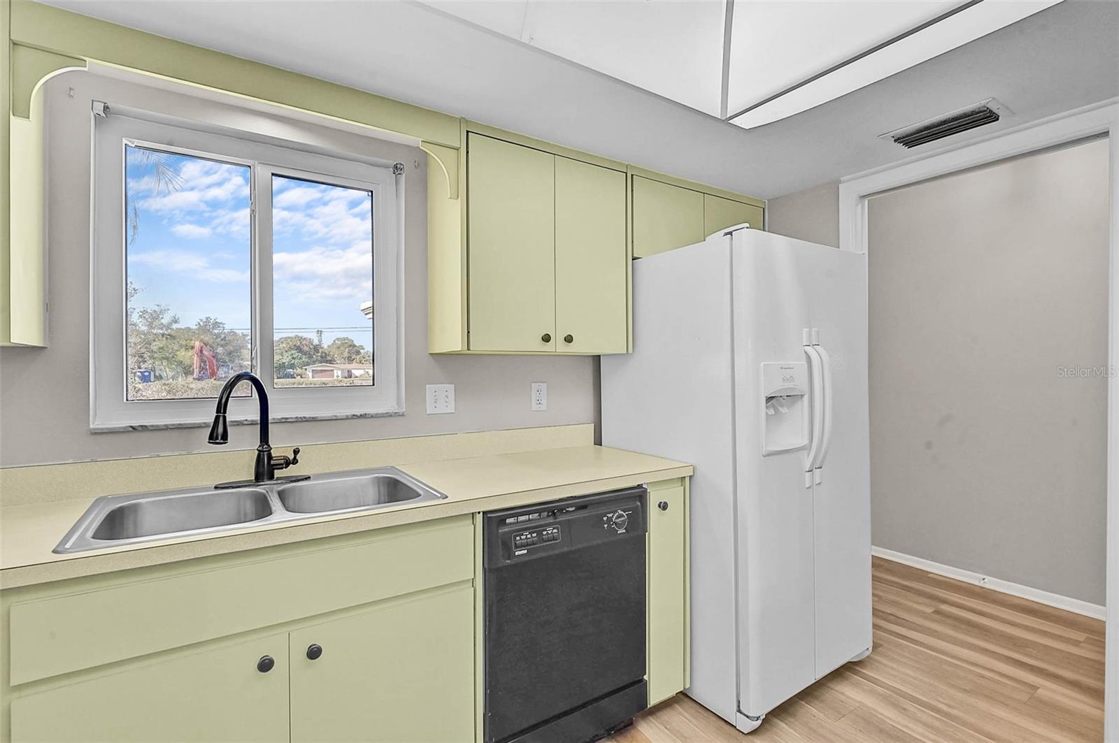 VILLAGE GREEN OF BRADENTON SEC 3 - Residential