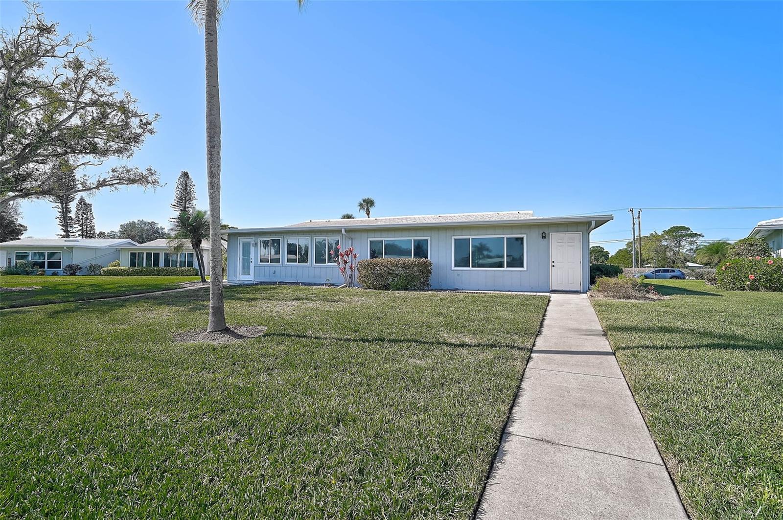 VILLAGE GREEN OF BRADENTON SEC 3 - Residential