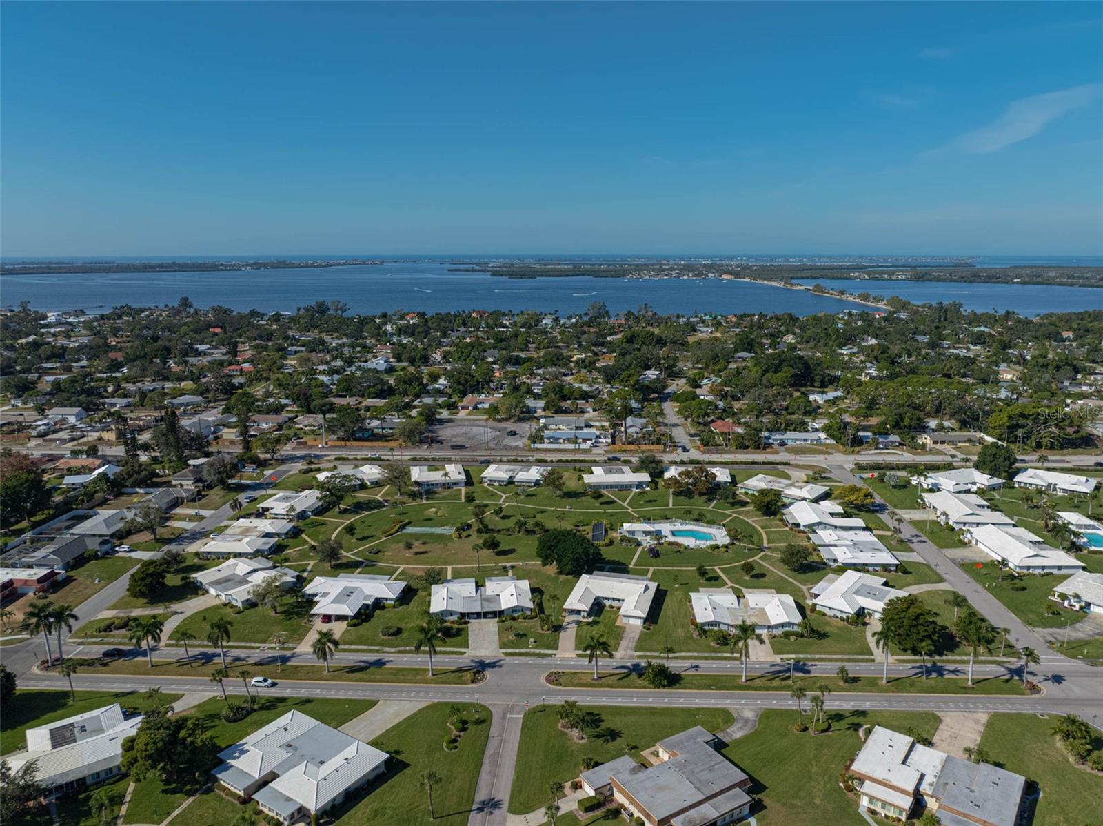 VILLAGE GREEN OF BRADENTON SEC 3 - Residential