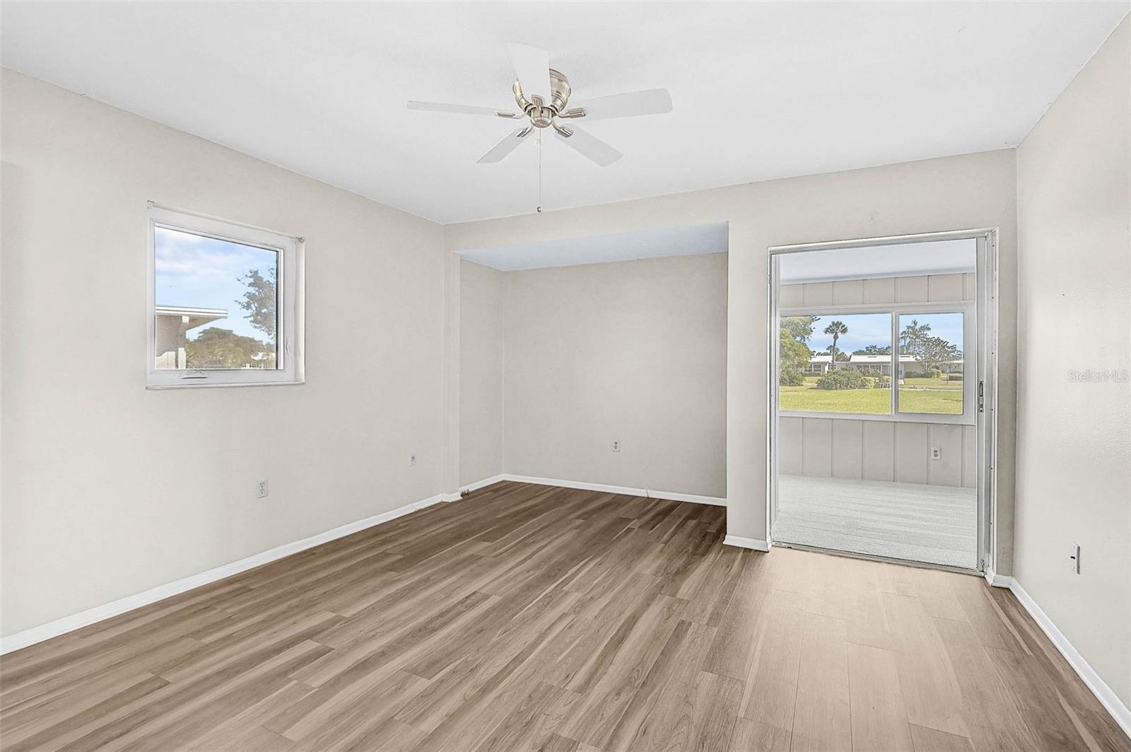 VILLAGE GREEN OF BRADENTON SEC 3 - Residential