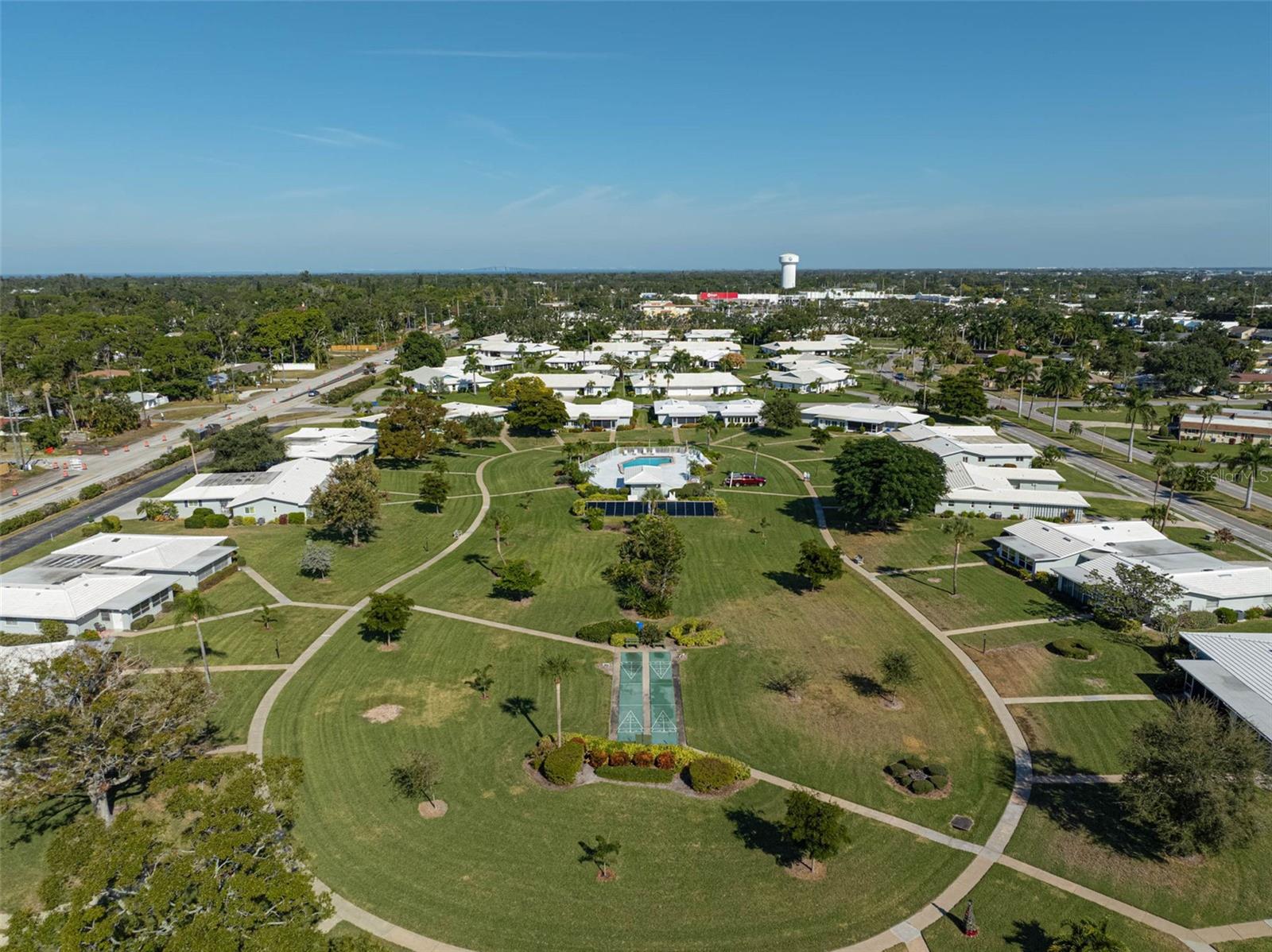 VILLAGE GREEN OF BRADENTON SEC 3 - Residential