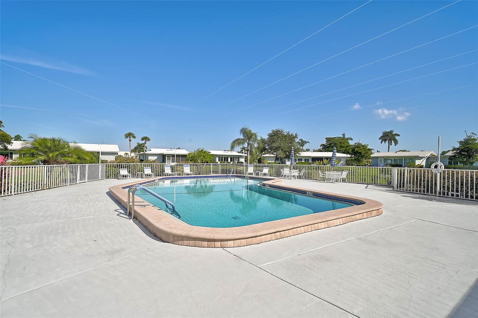 VILLAGE GREEN OF BRADENTON SEC 3 - Residential